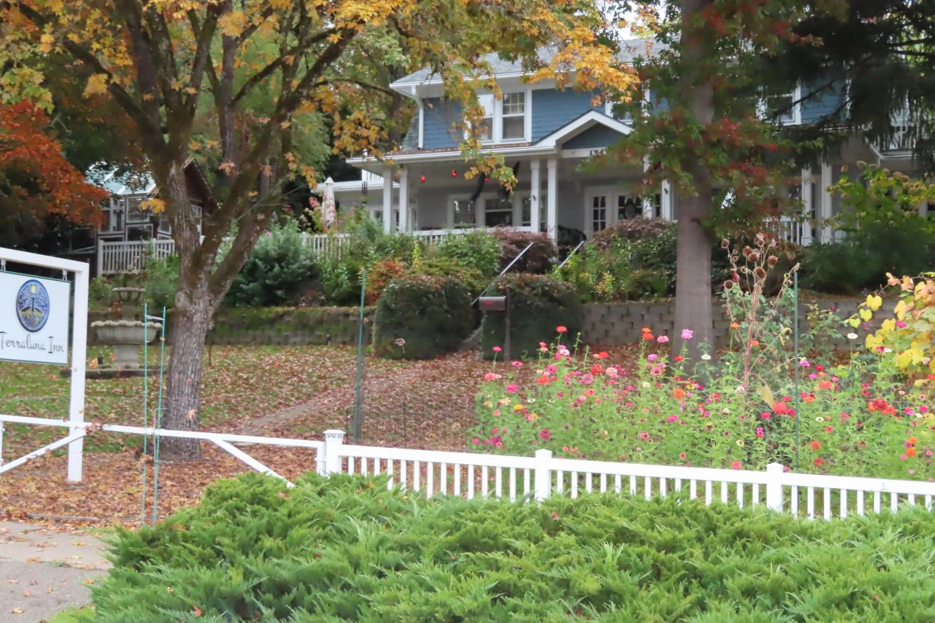 Property building in Terraluna Inn
