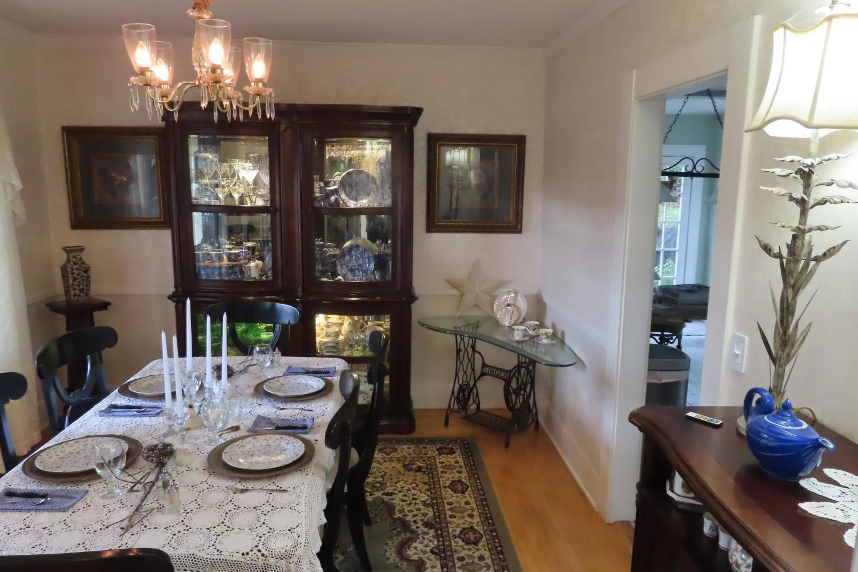 Dining area in Terraluna Inn