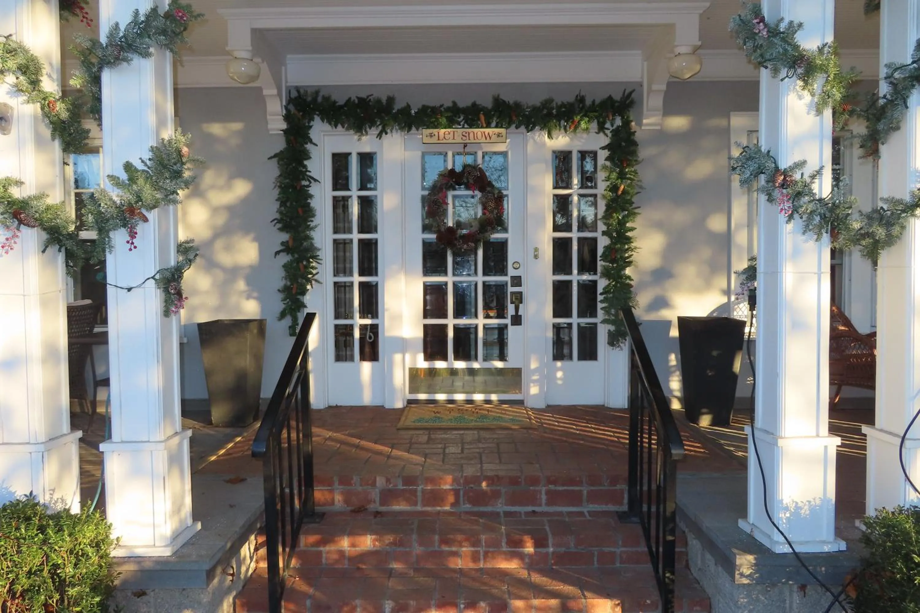 Property building in Terraluna Inn