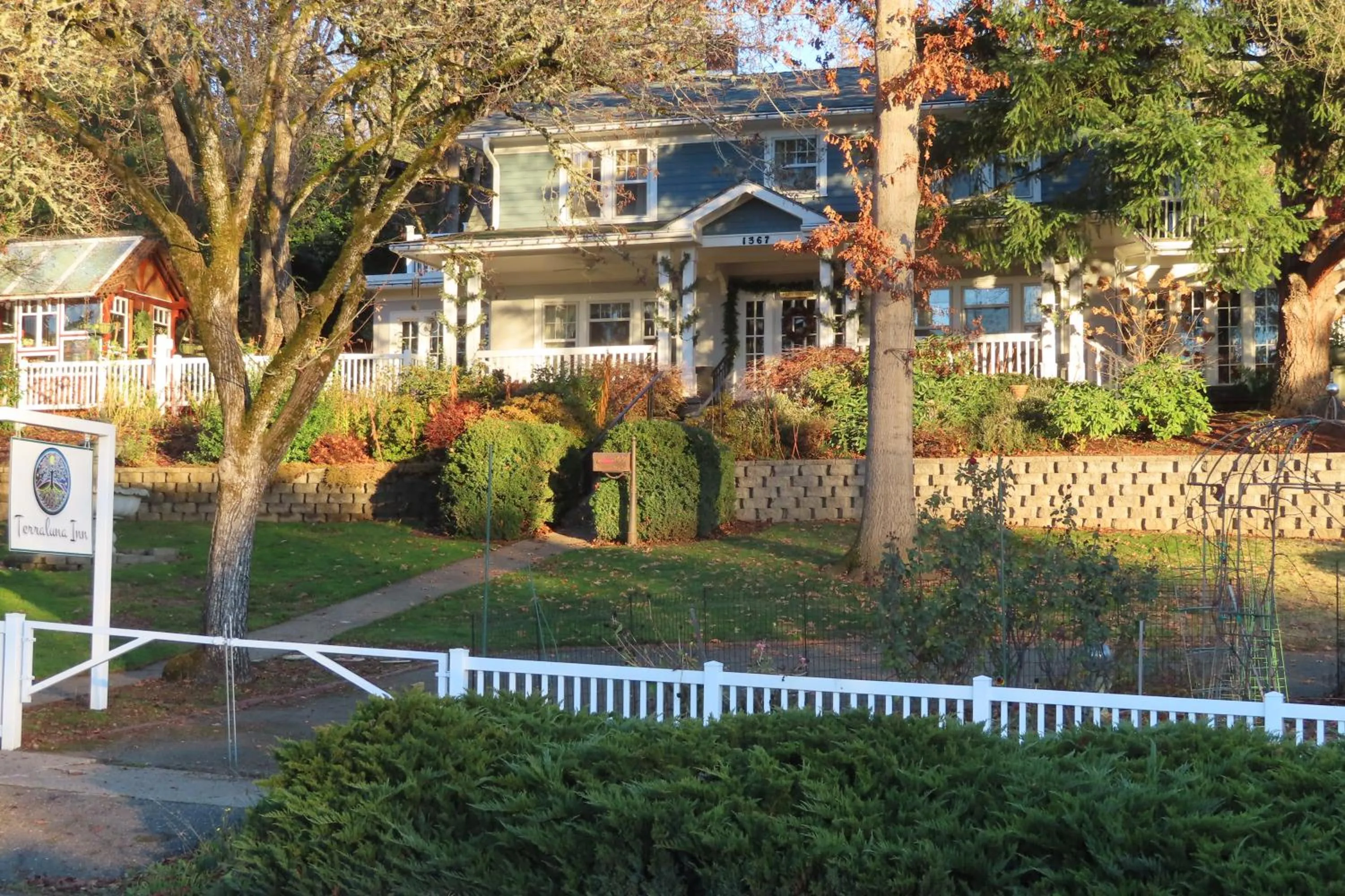 Property building in Terraluna Inn