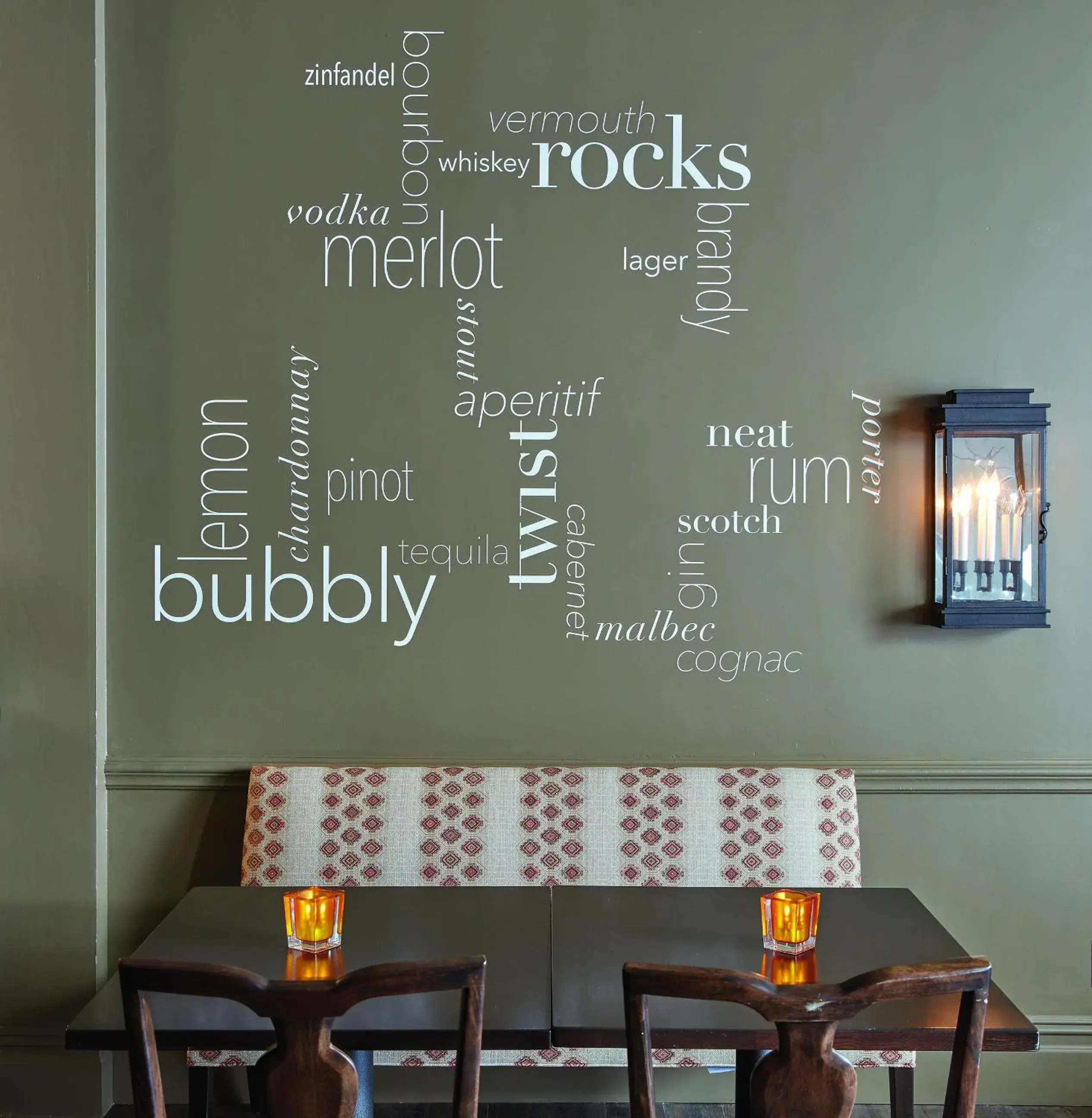 Lounge or bar in Ethan Allen Hotel Lounge or bar in Ethan Allen Hotel