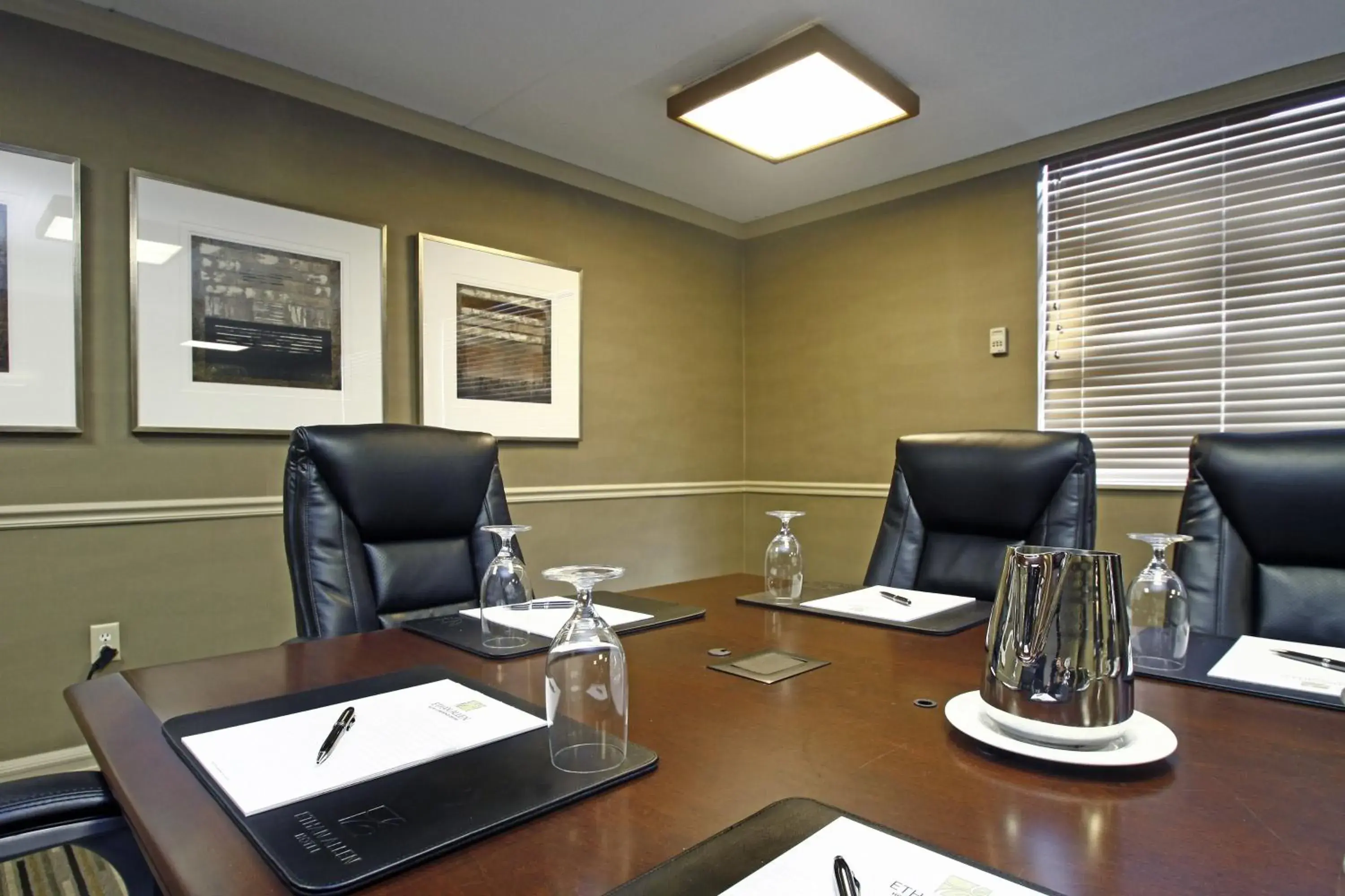 Business facilities in Ethan Allen Hotel Business facilities in Ethan Allen Hotel