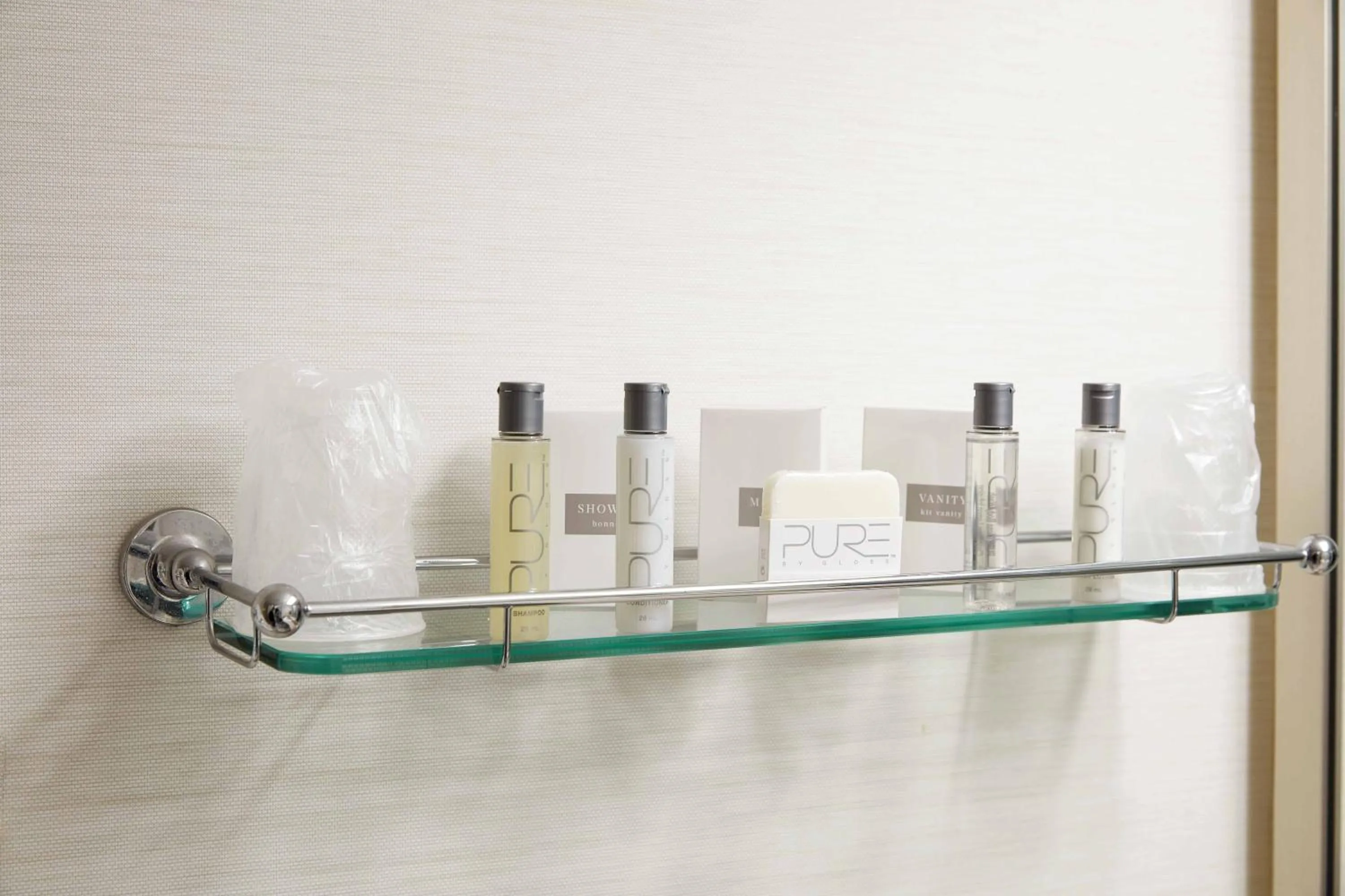 Bathroom in Ethan Allen Hotel