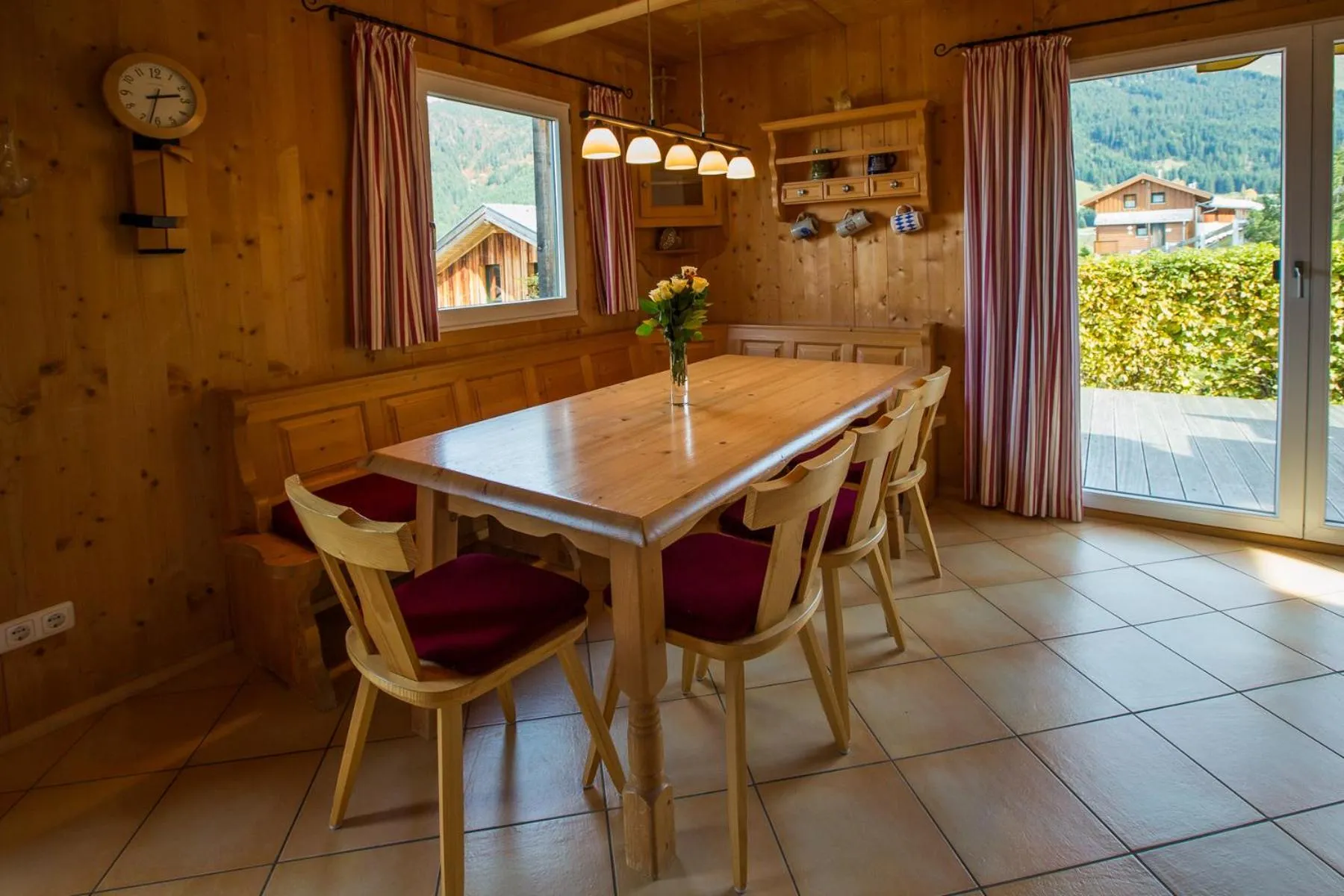 Dining area in Alpendorf Dachstein West by ALPS RESORTS