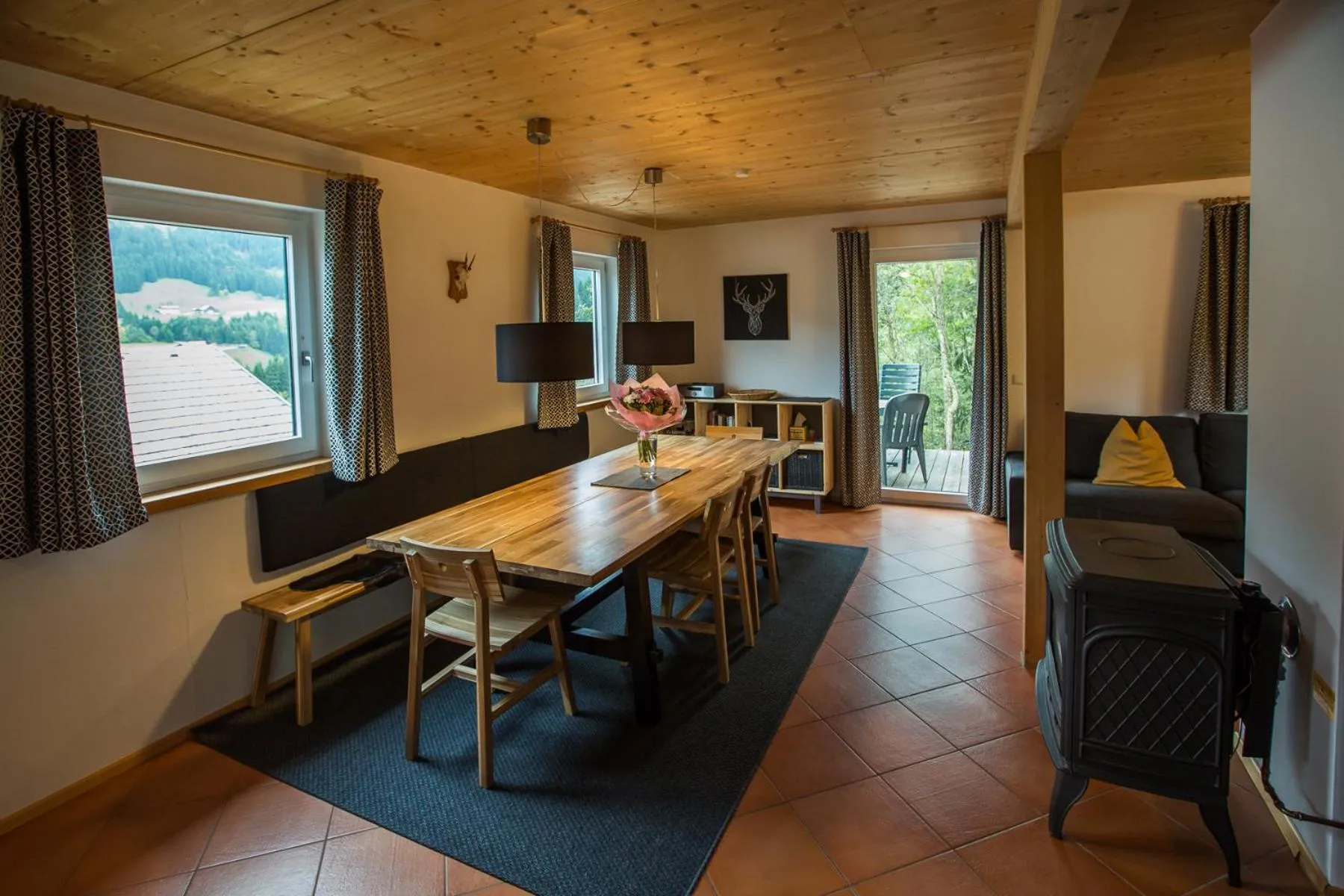 Dining area in Alpendorf Dachstein West by ALPS RESORTS
