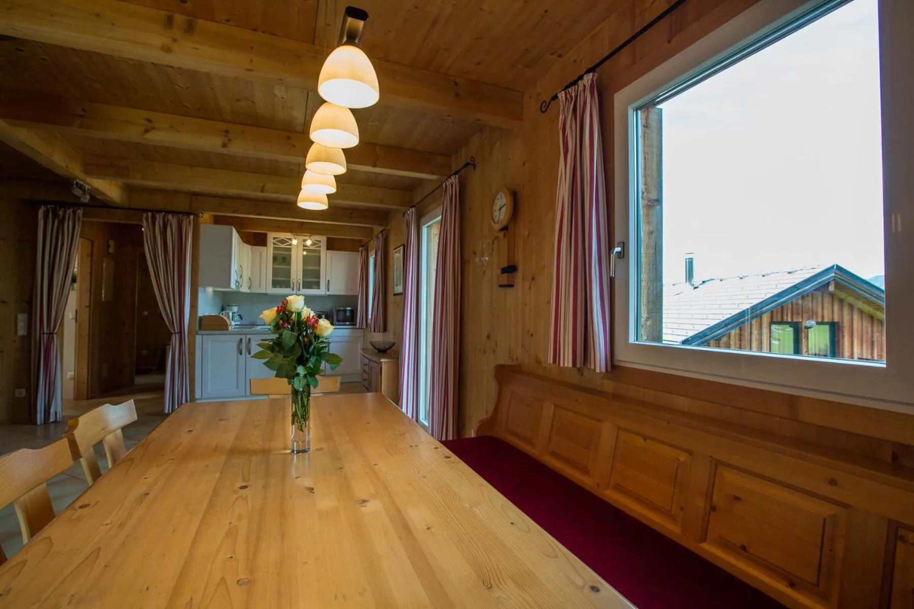 Dining area in Alpendorf Dachstein West by ALPS RESORTS