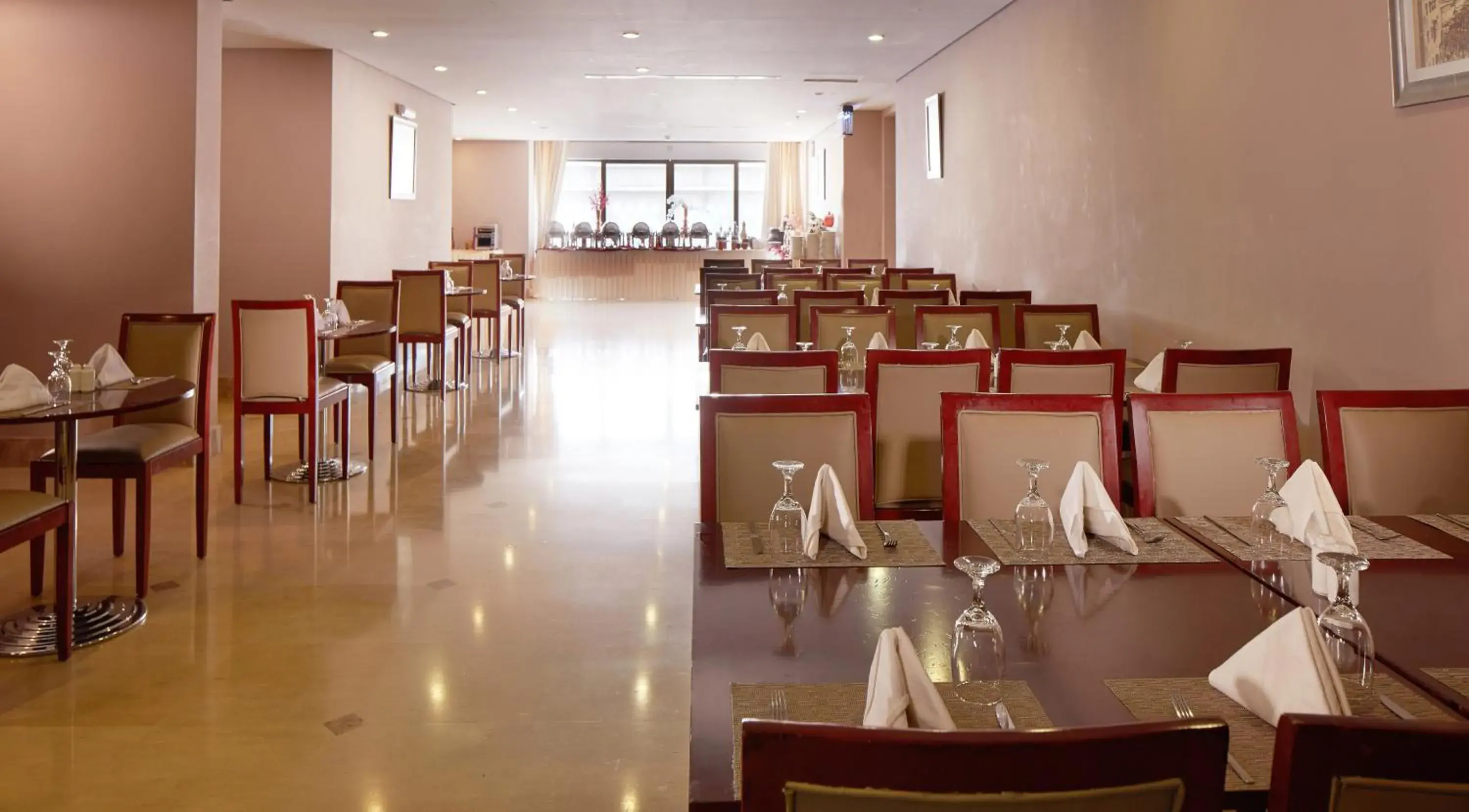 Restaurant/places to eat in Makarem Mina Hotel Restaurant/places to eat in Makarem Mina Hotel