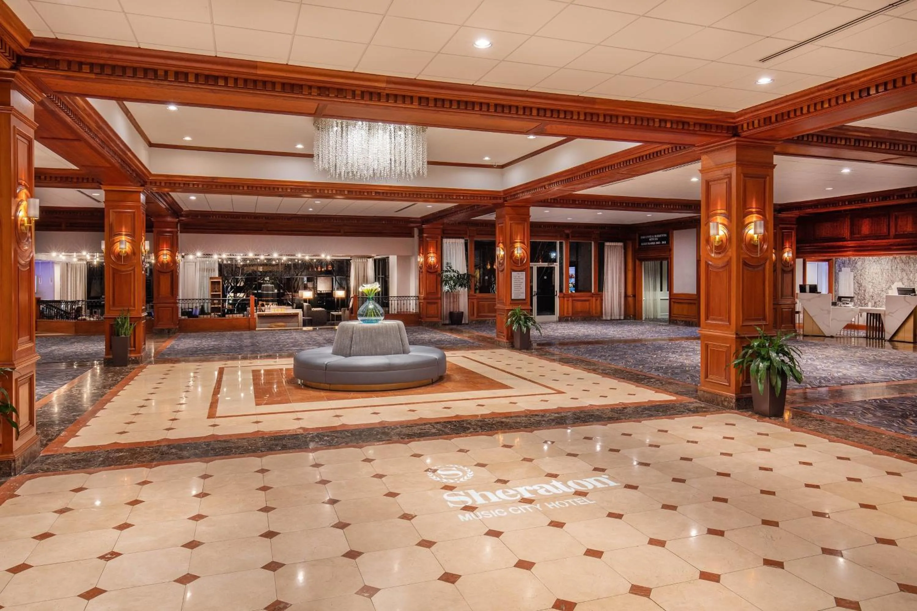 Lobby or reception in Sheraton Music City Nashville Airport
