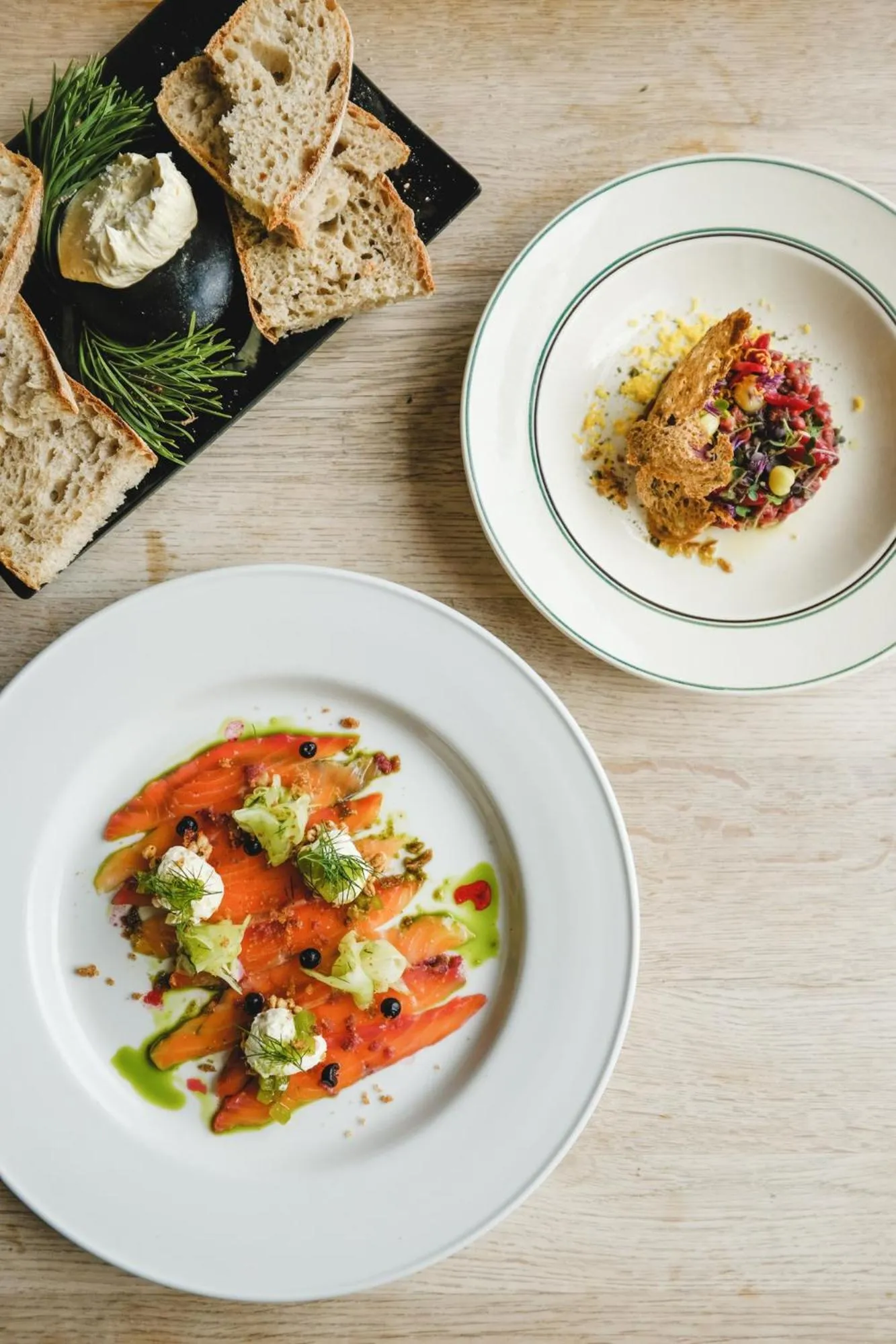 Restaurant/places to eat in Bankinn - Hotel by Aldan