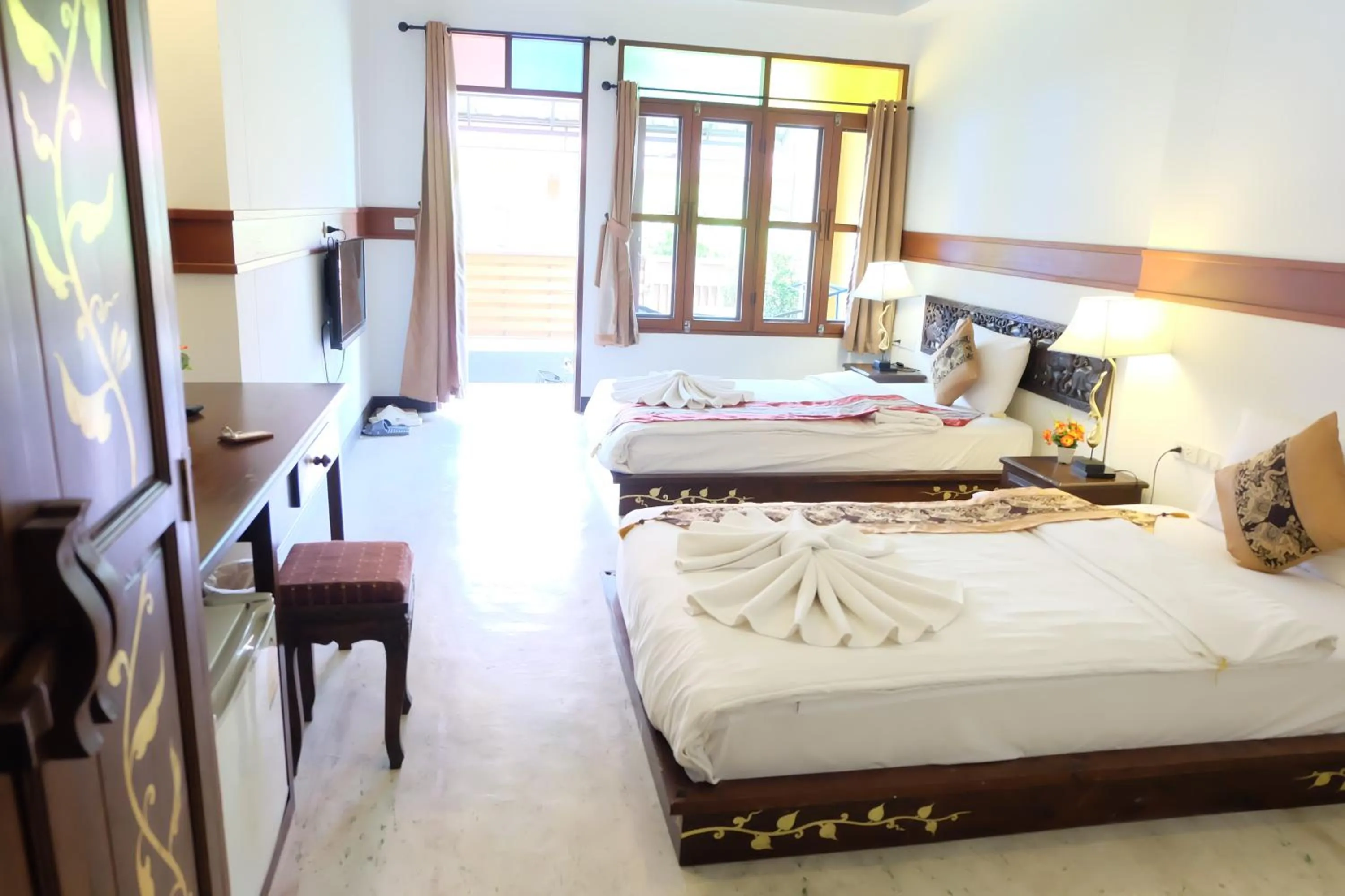 Bedroom, Bed in Hugga Pai