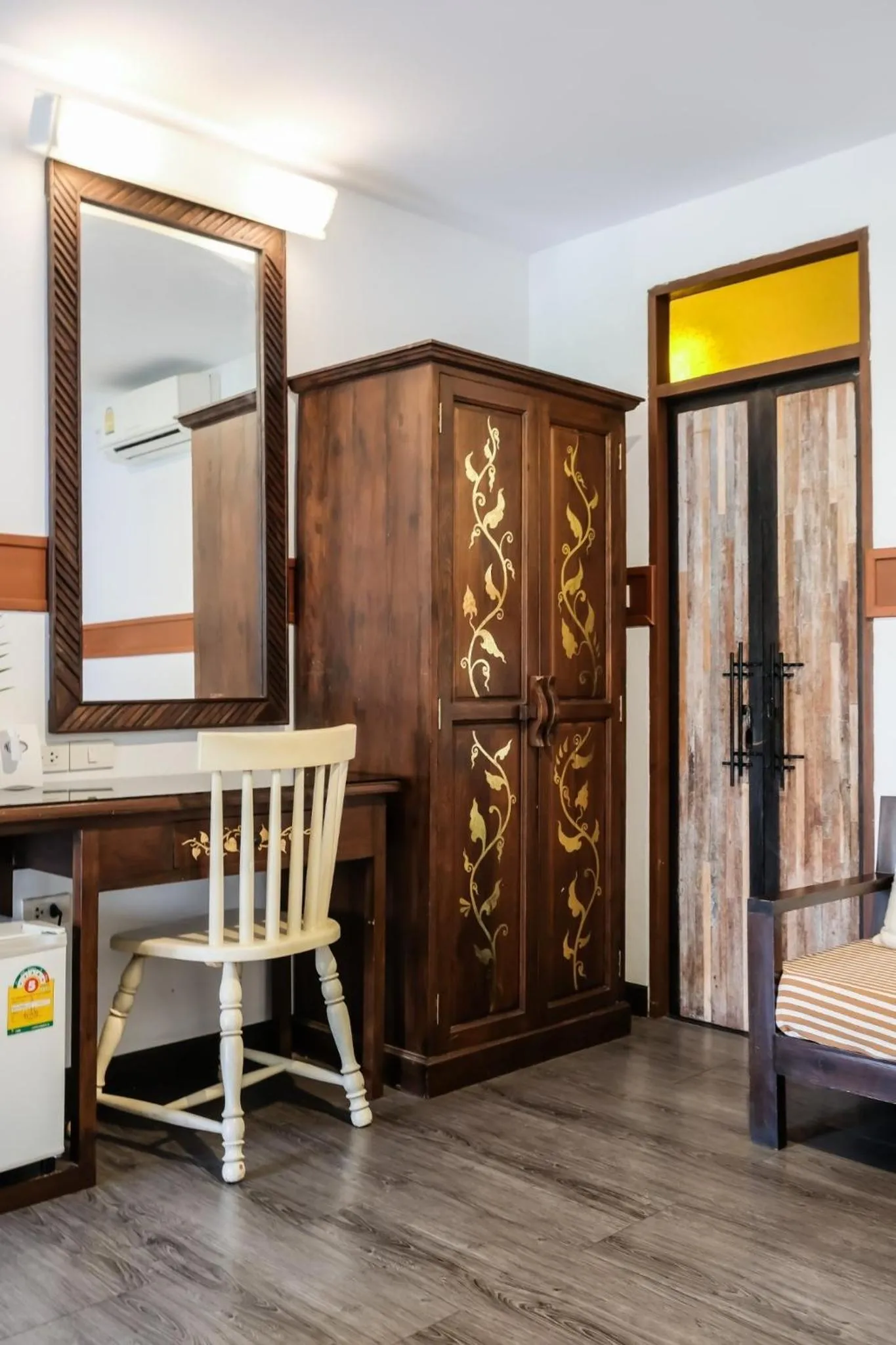 wardrobe in Hugga Pai