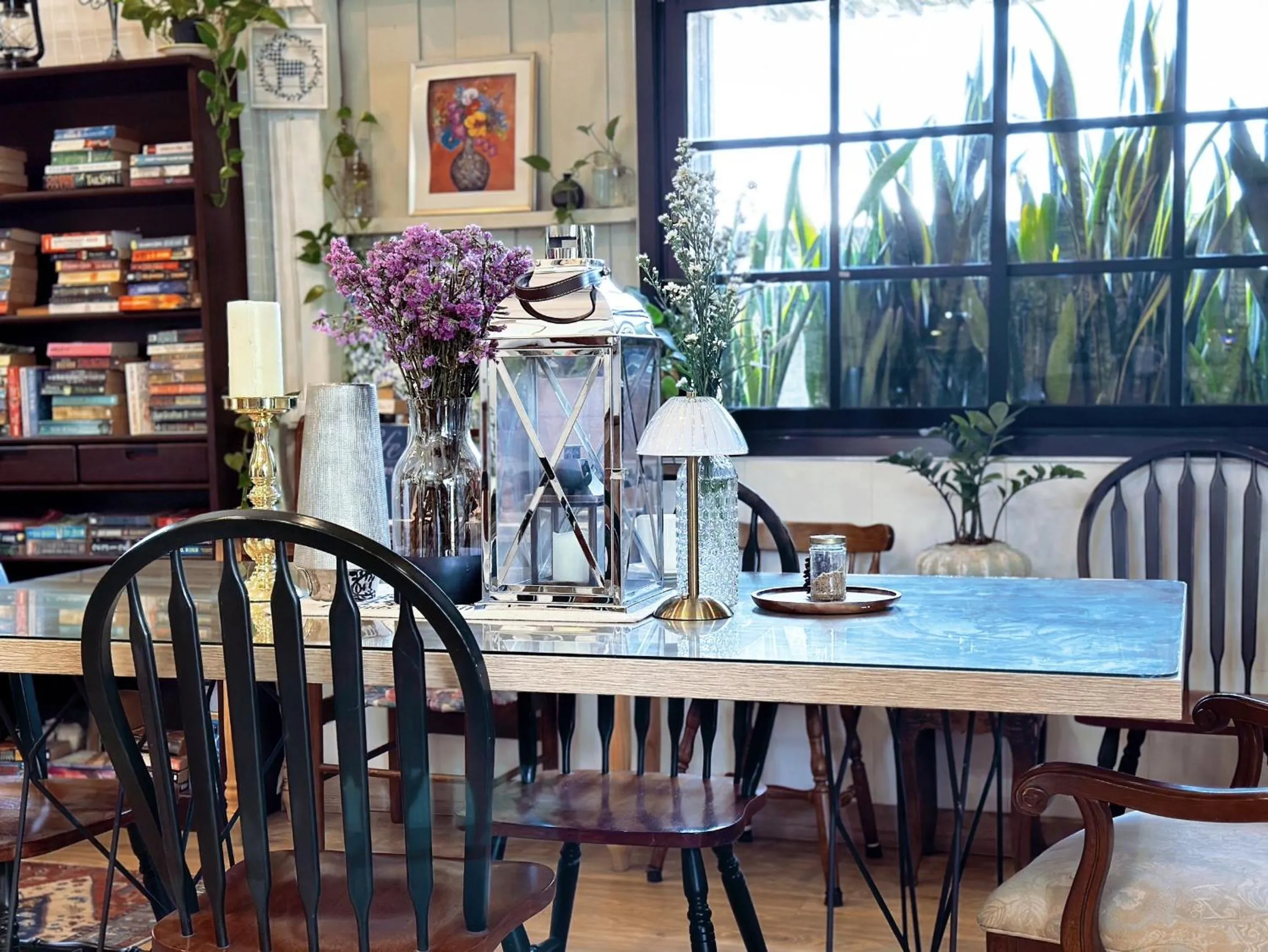 Seating area in Hugga Pai