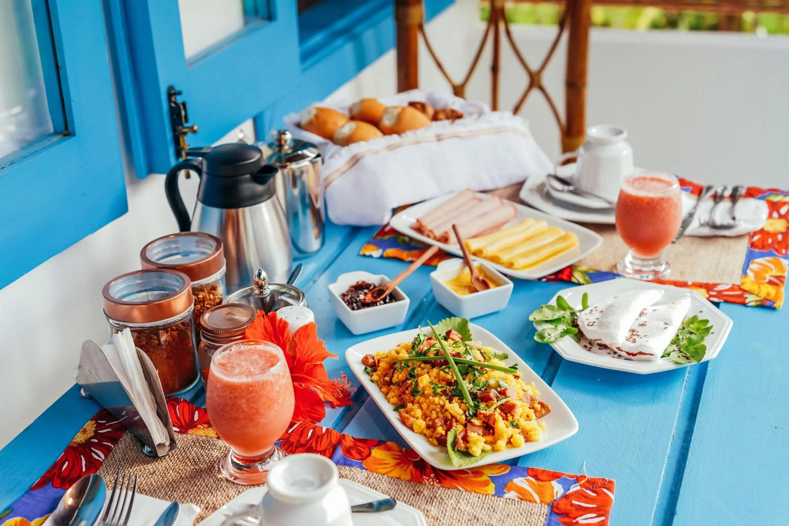 Breakfast in Aqualtune Pousada