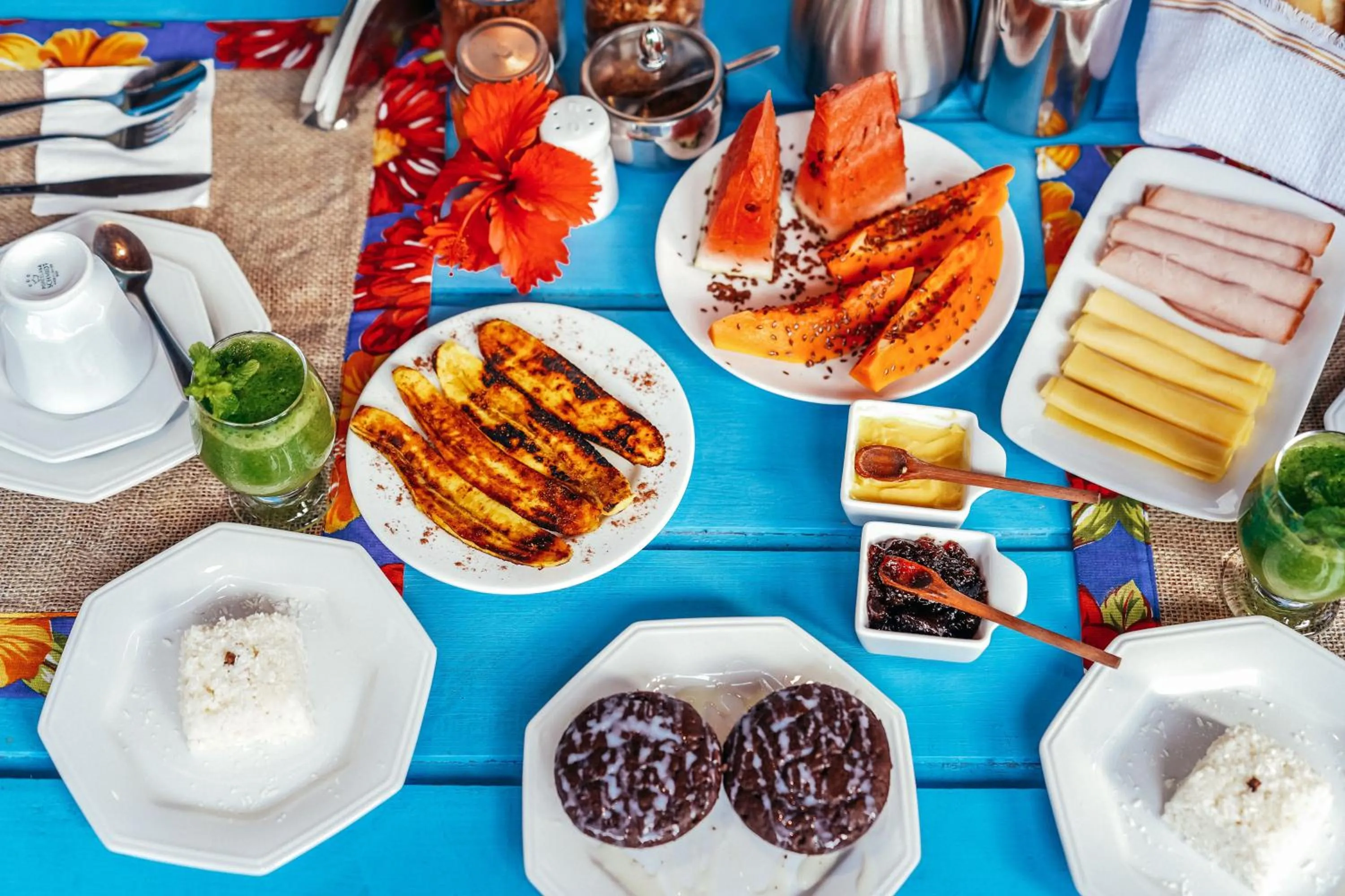 Breakfast in Aqualtune Pousada