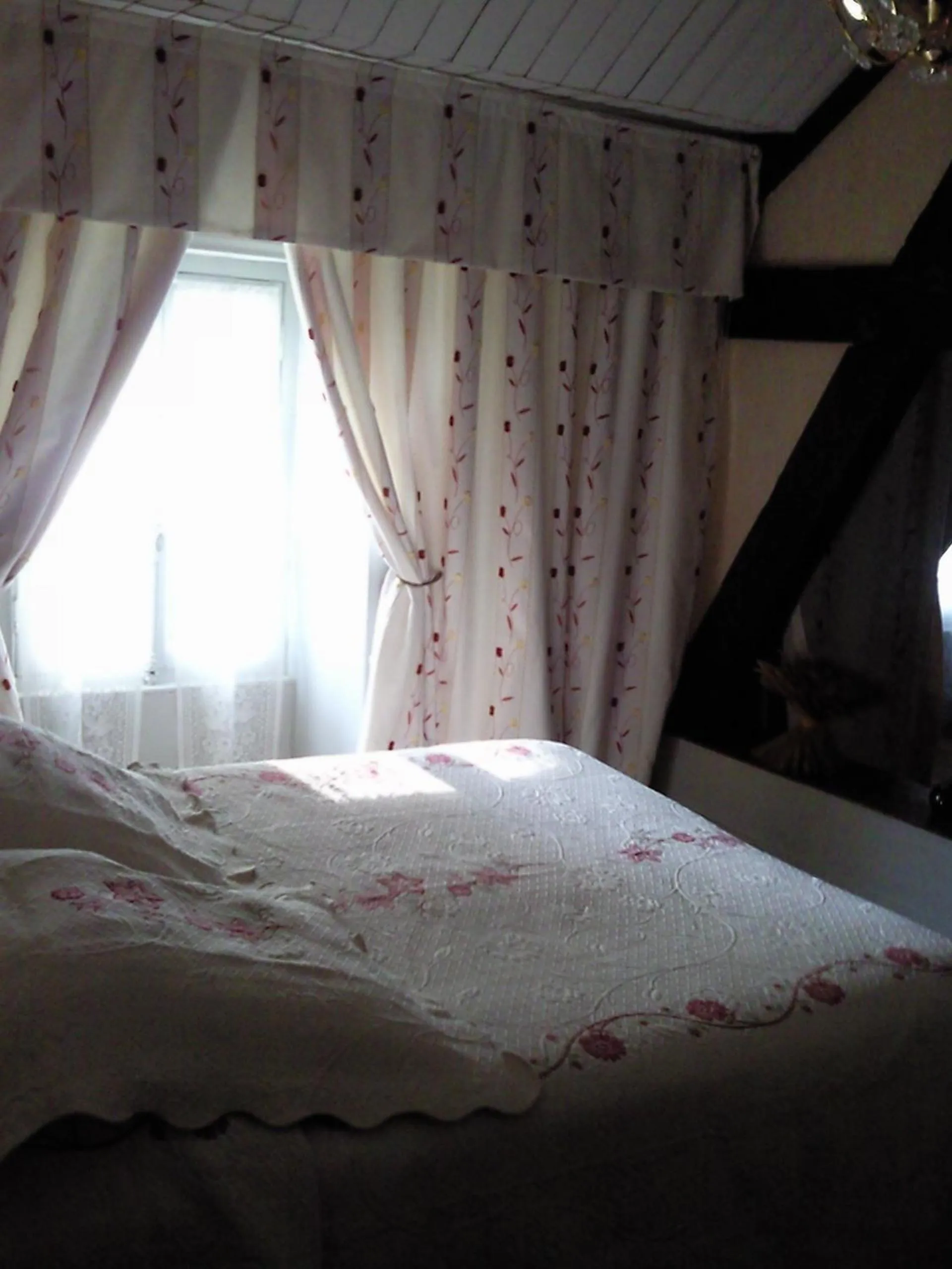 Bed in Le Chateau de Prauthoy