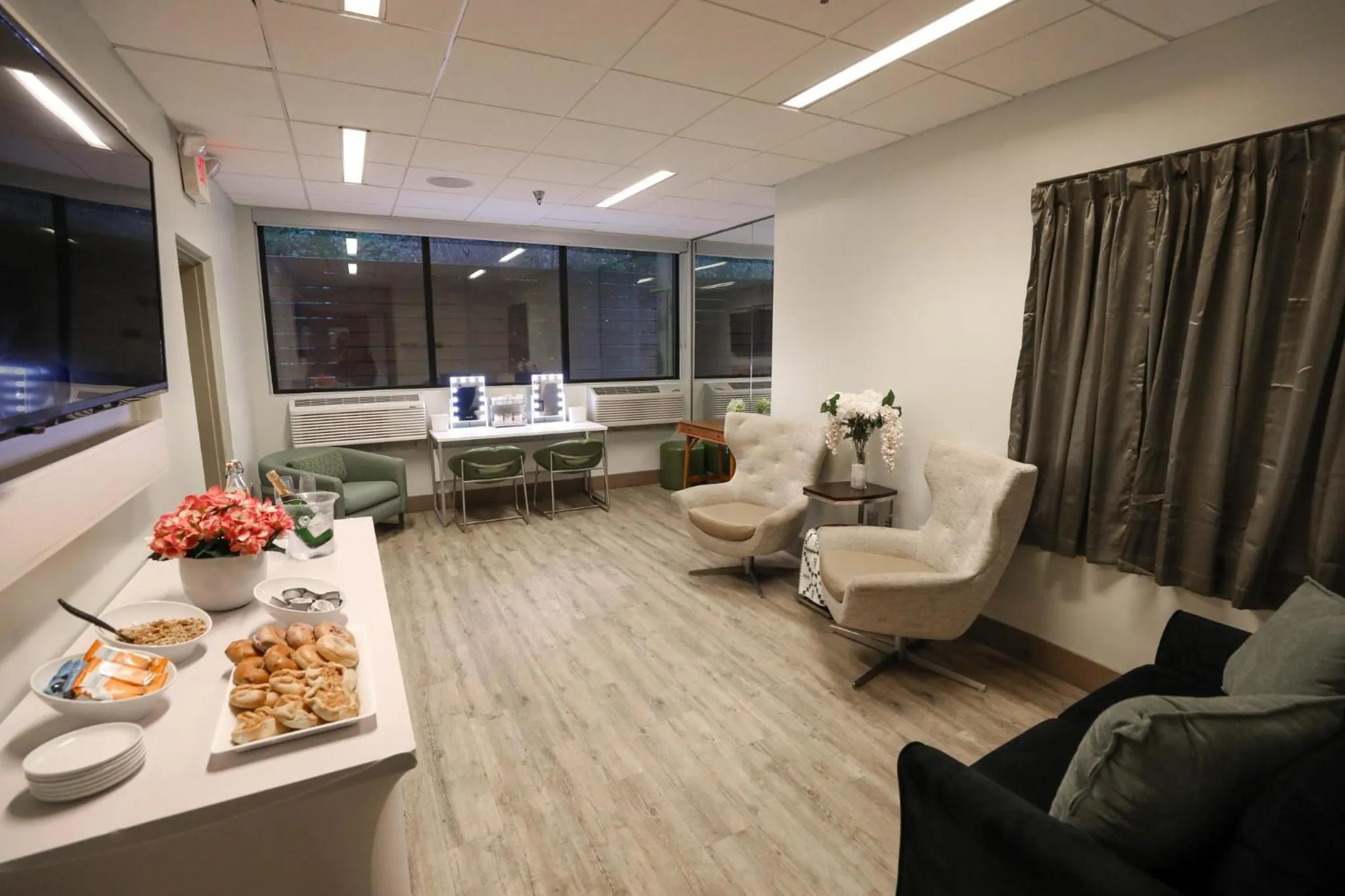 Meeting/conference room in EVEN Hotel Norwalk by IHG