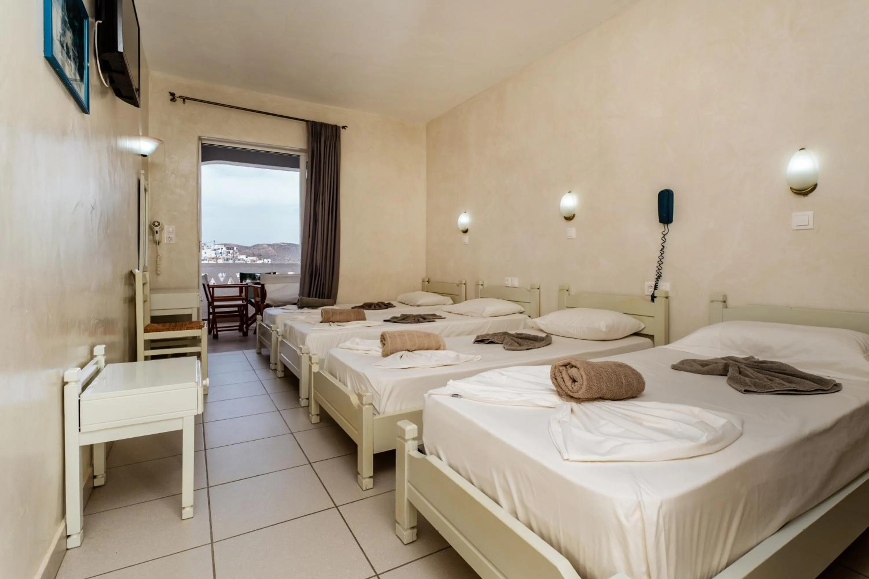 Bedroom, Bed in Sunrise Hotel