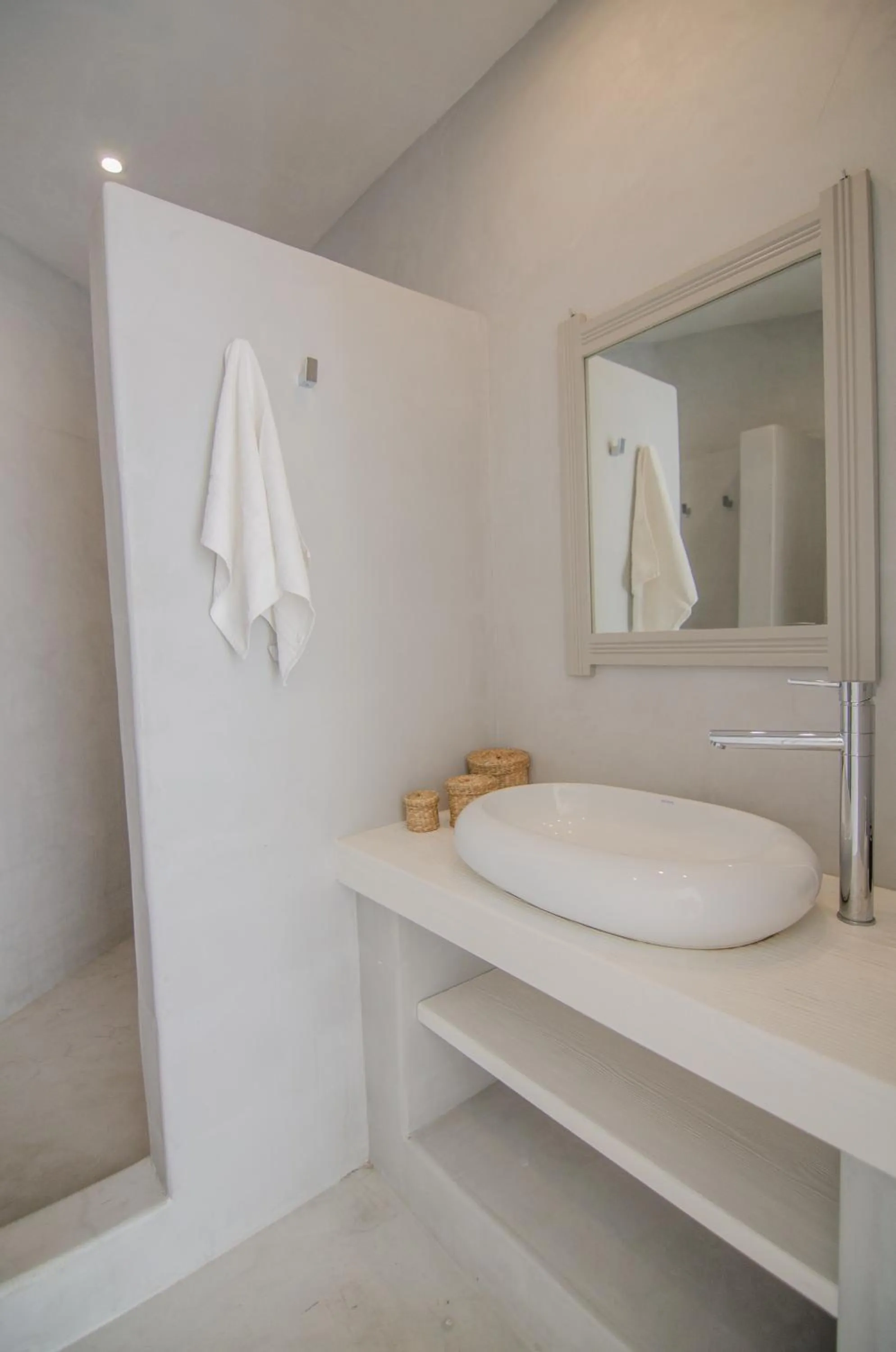 Bathroom in Sunrise Hotel