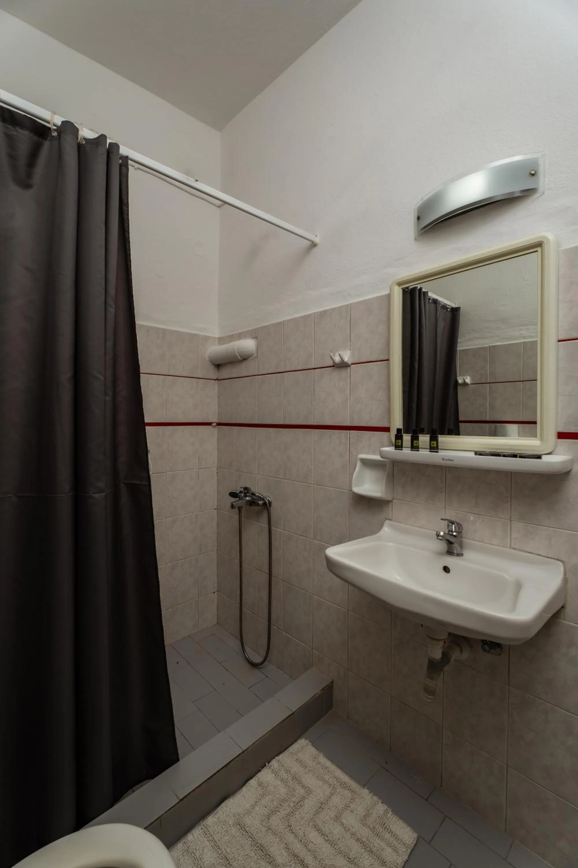 Bathroom in Sunrise Hotel