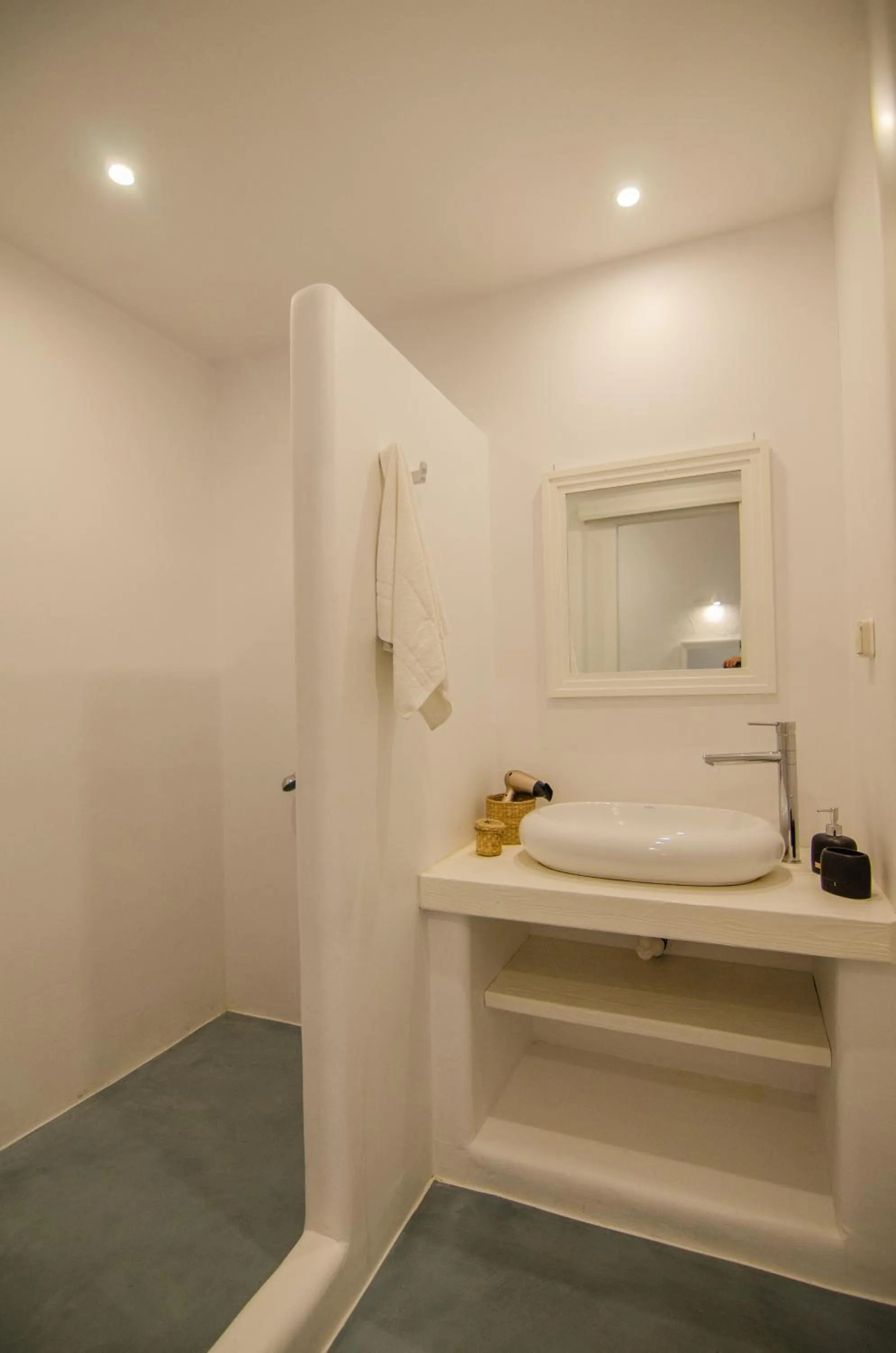 Bathroom in Sunrise Hotel