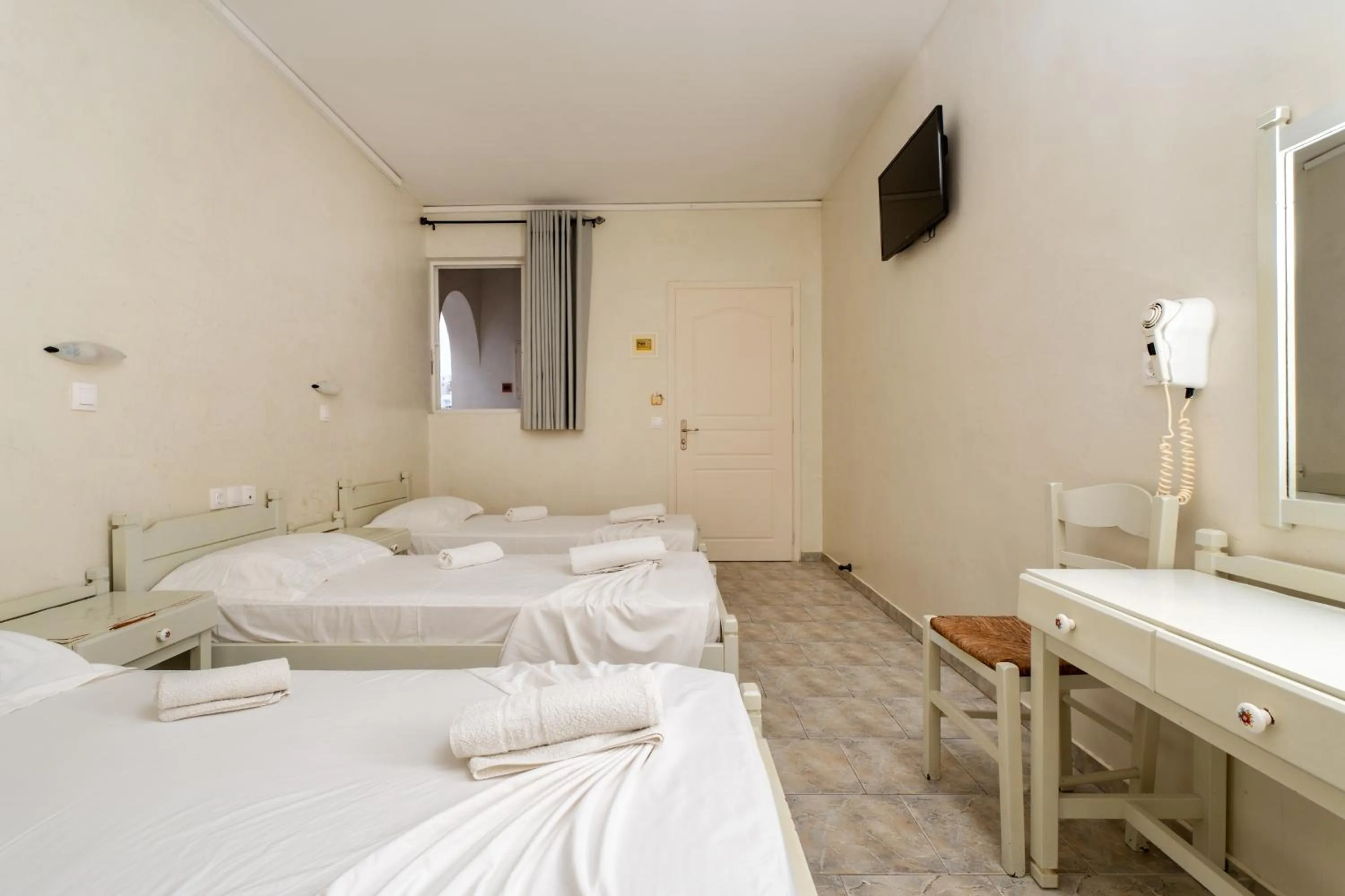 Bedroom, Bed in Sunrise Hotel