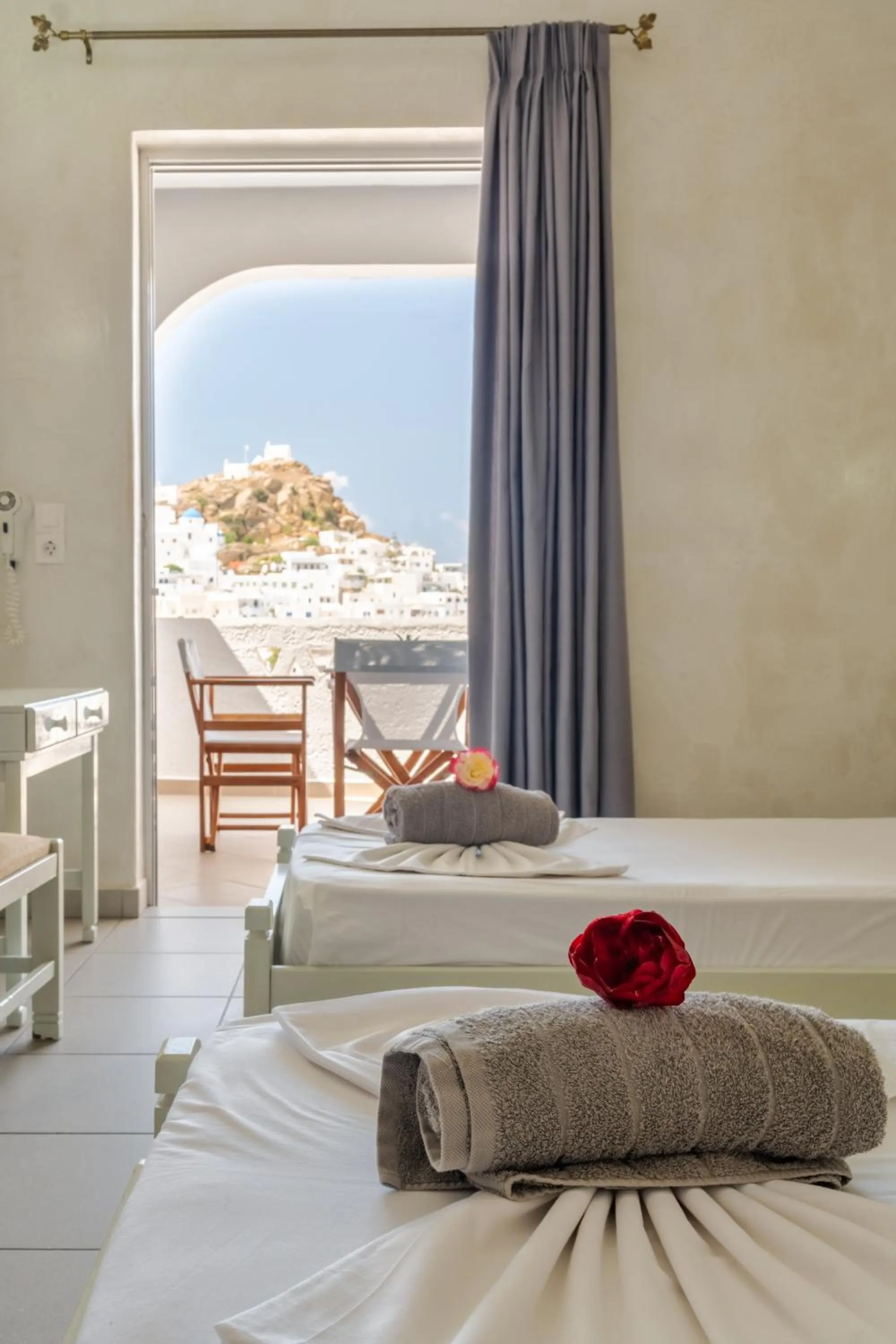 Bed in Sunrise Hotel