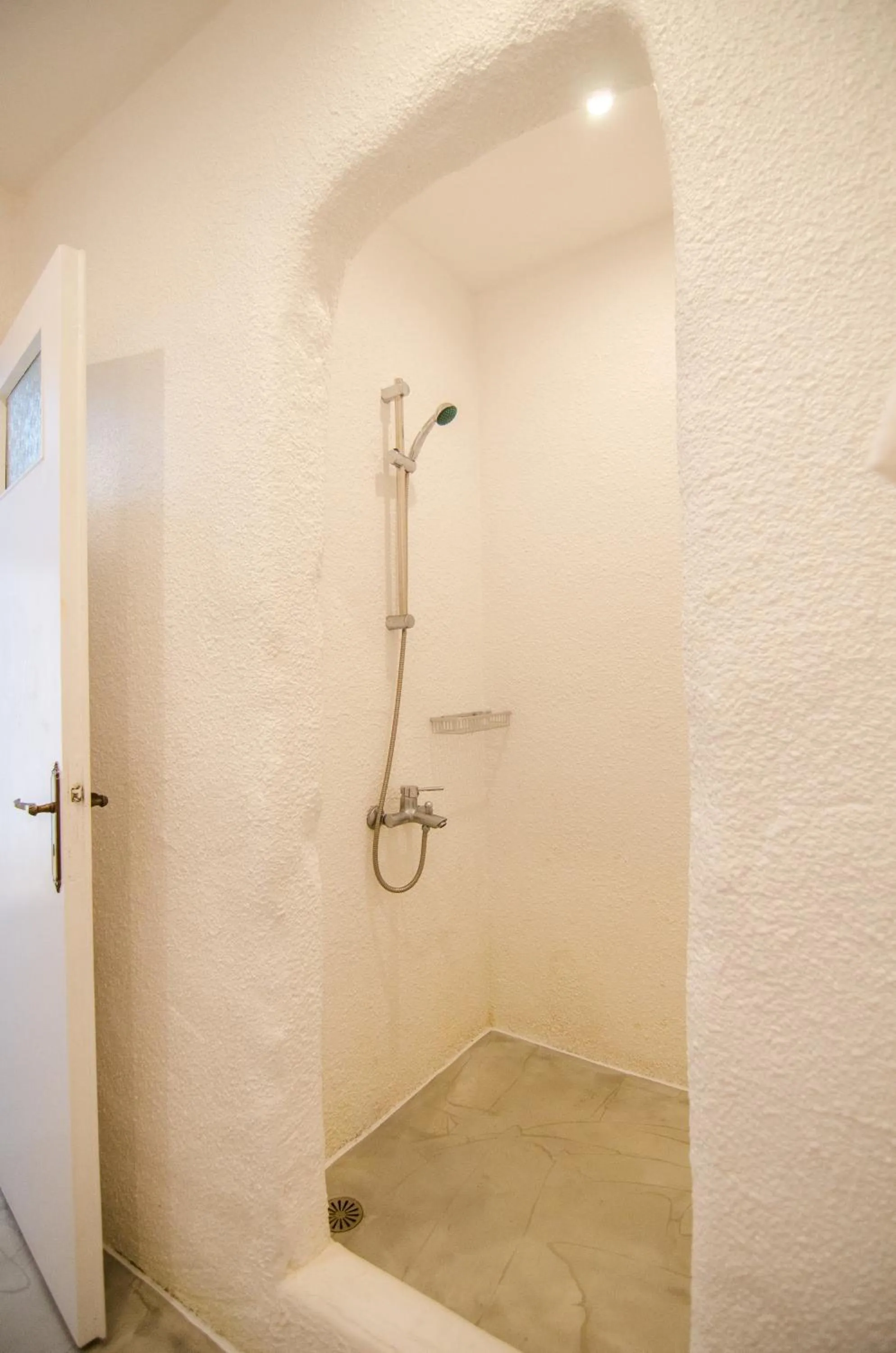 Shower in Sunrise Hotel