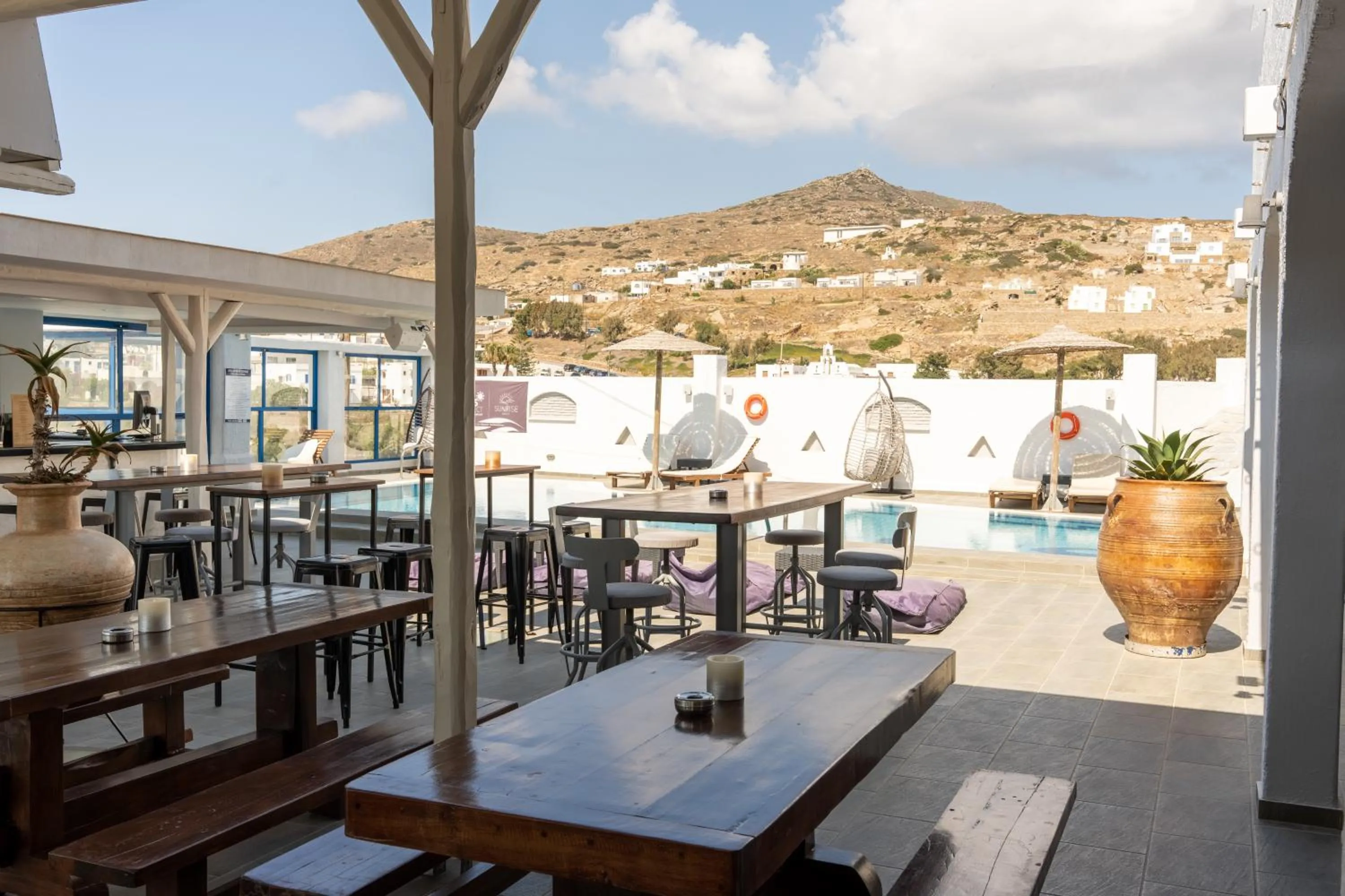 Swimming pool in Sunrise Hotel