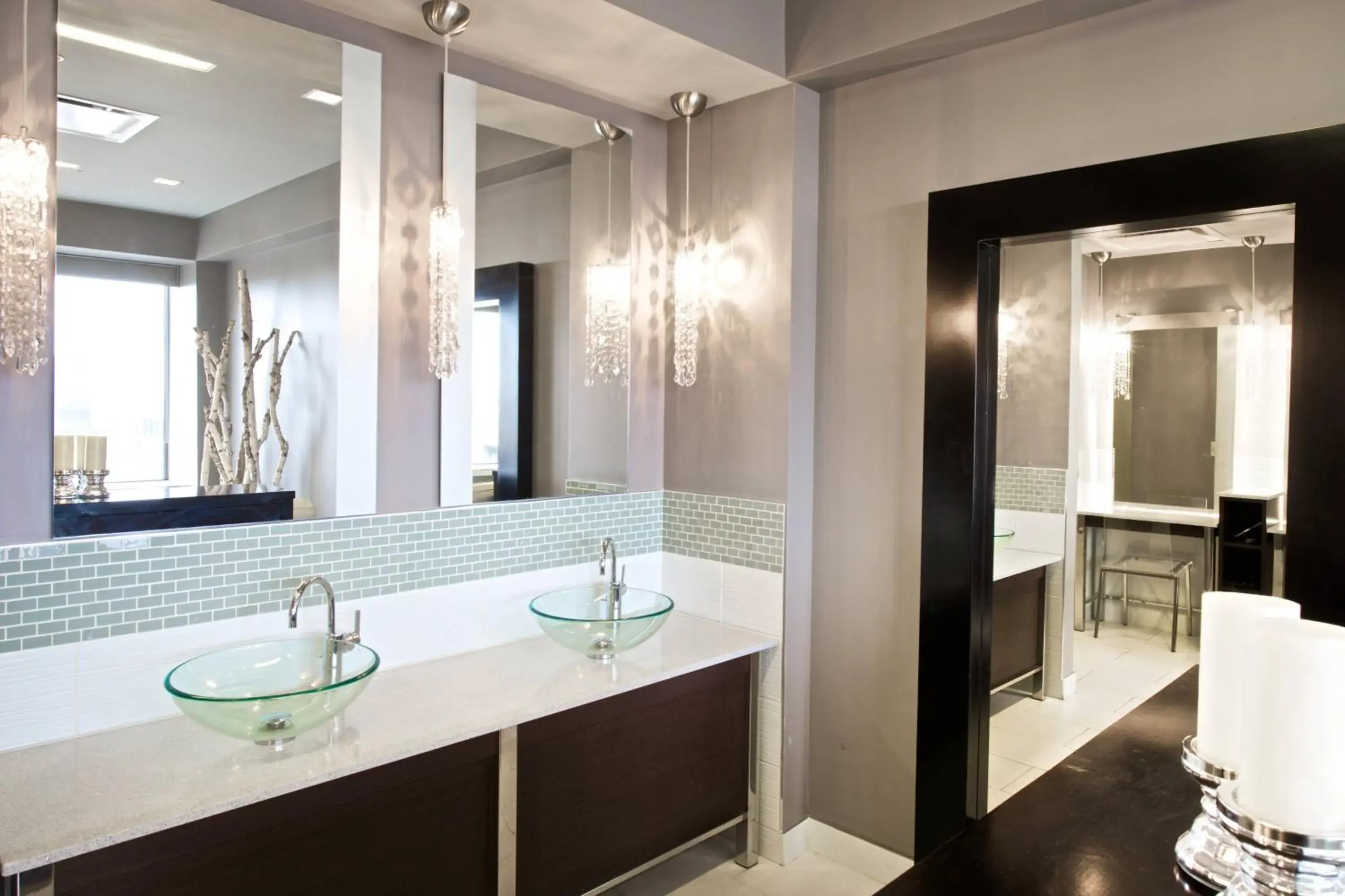 Lounge or bar in Sheraton Anchorage Hotel Lounge or bar in Sheraton Anchorage Hotel