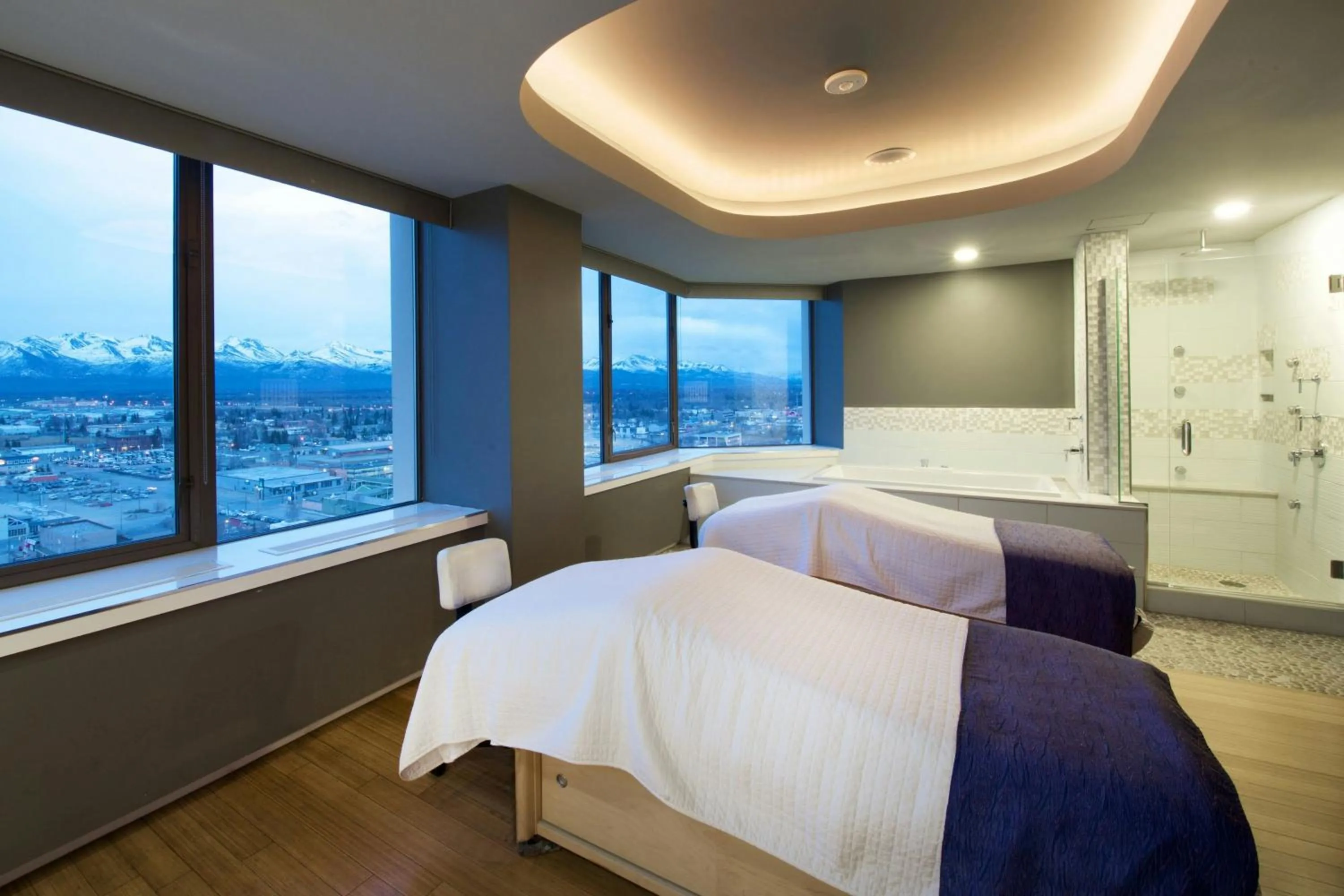 Spa and wellness centre/facilities, Bed in Sheraton Anchorage Hotel