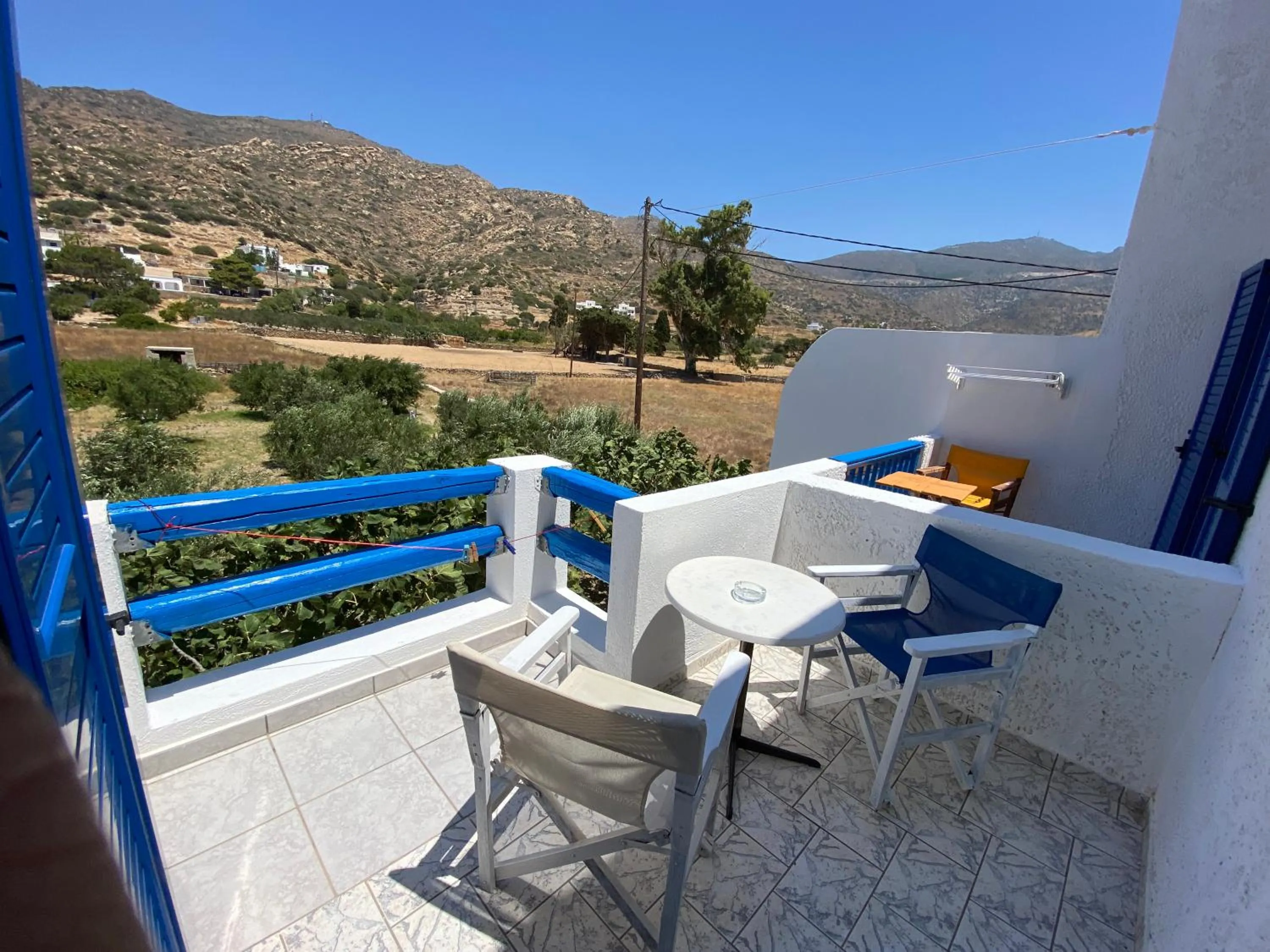 Deep Blue Rooms & Apartments