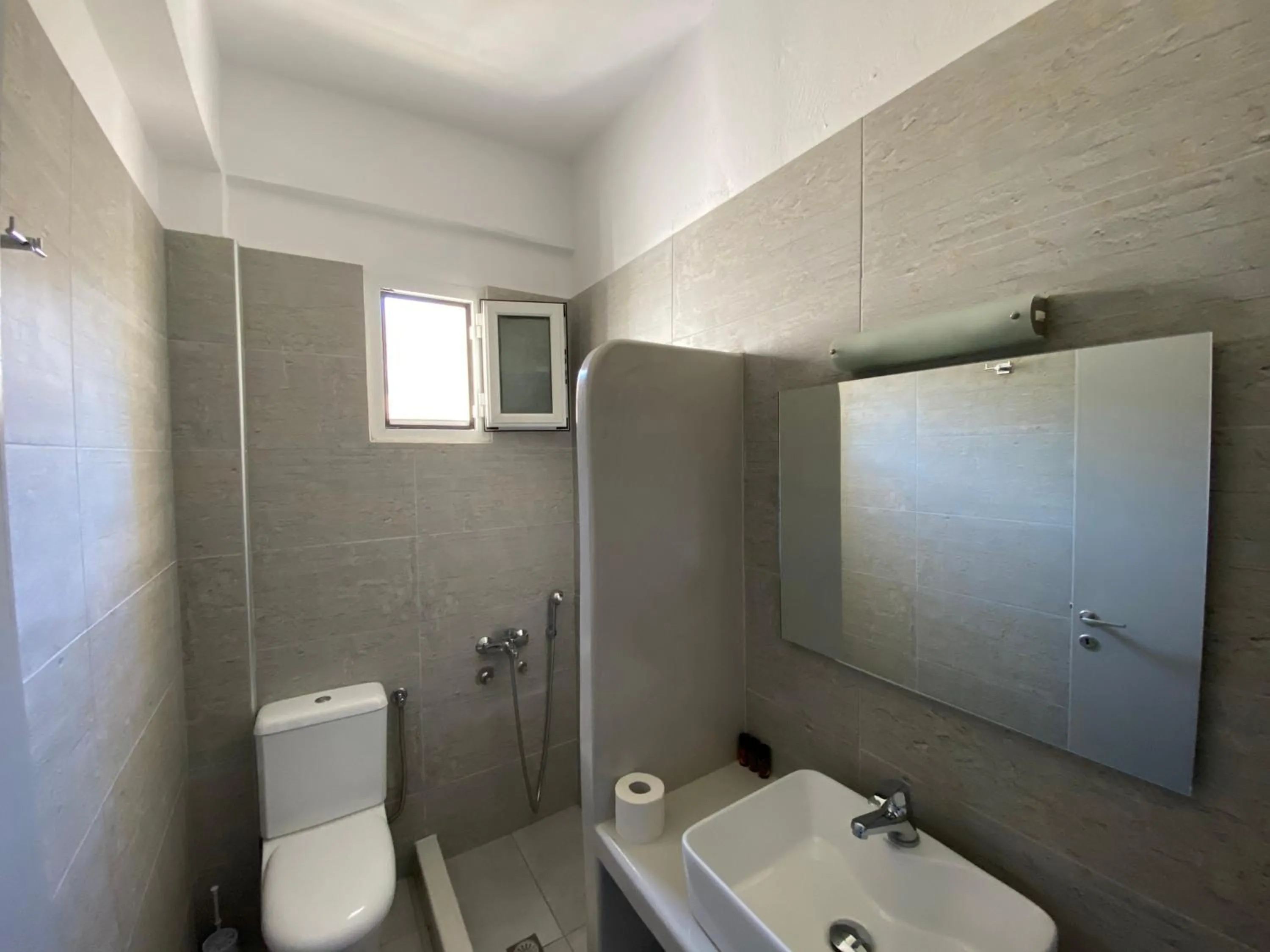 Deep Blue Rooms & Apartments