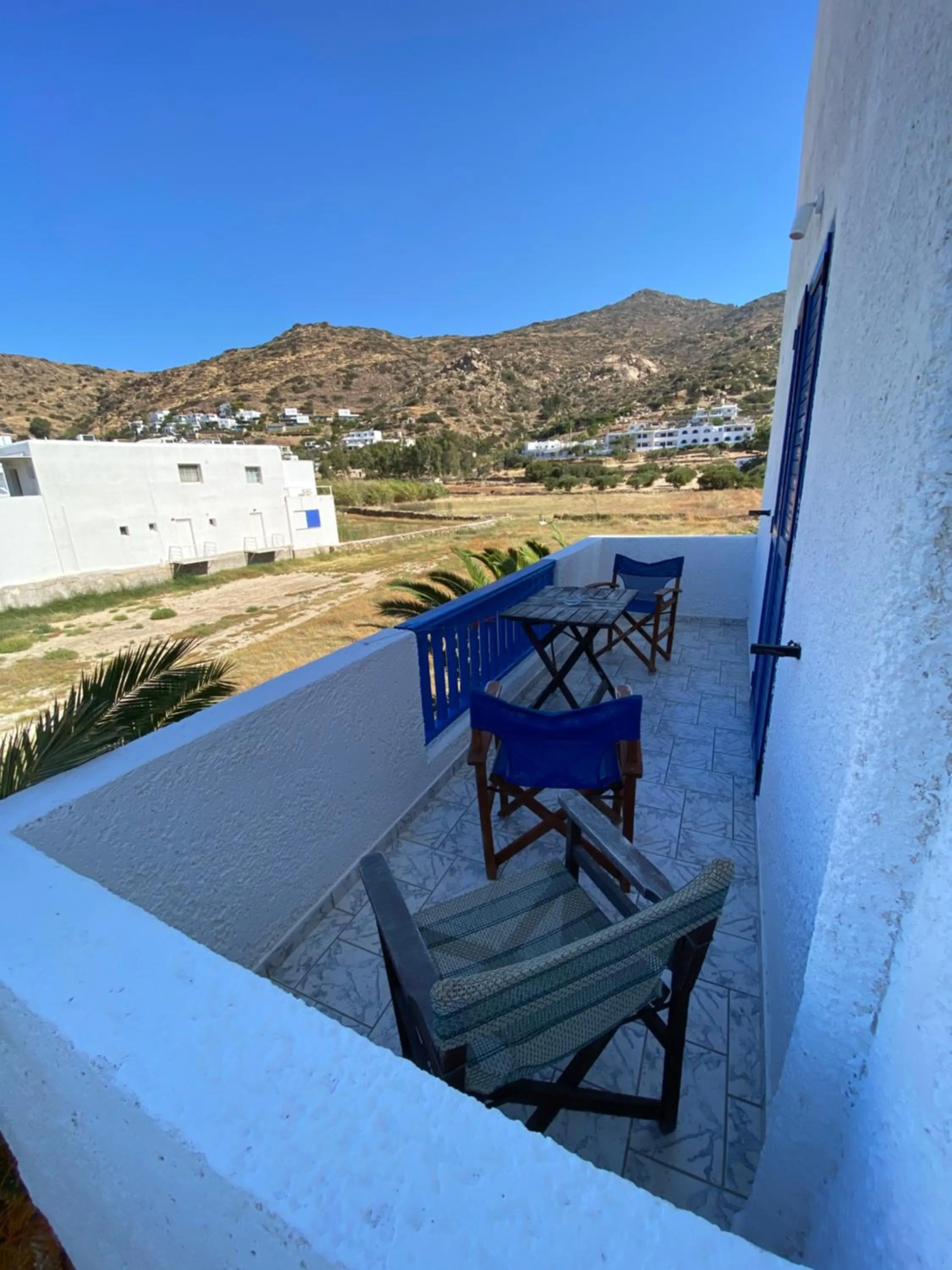 Deep Blue Rooms & Apartments