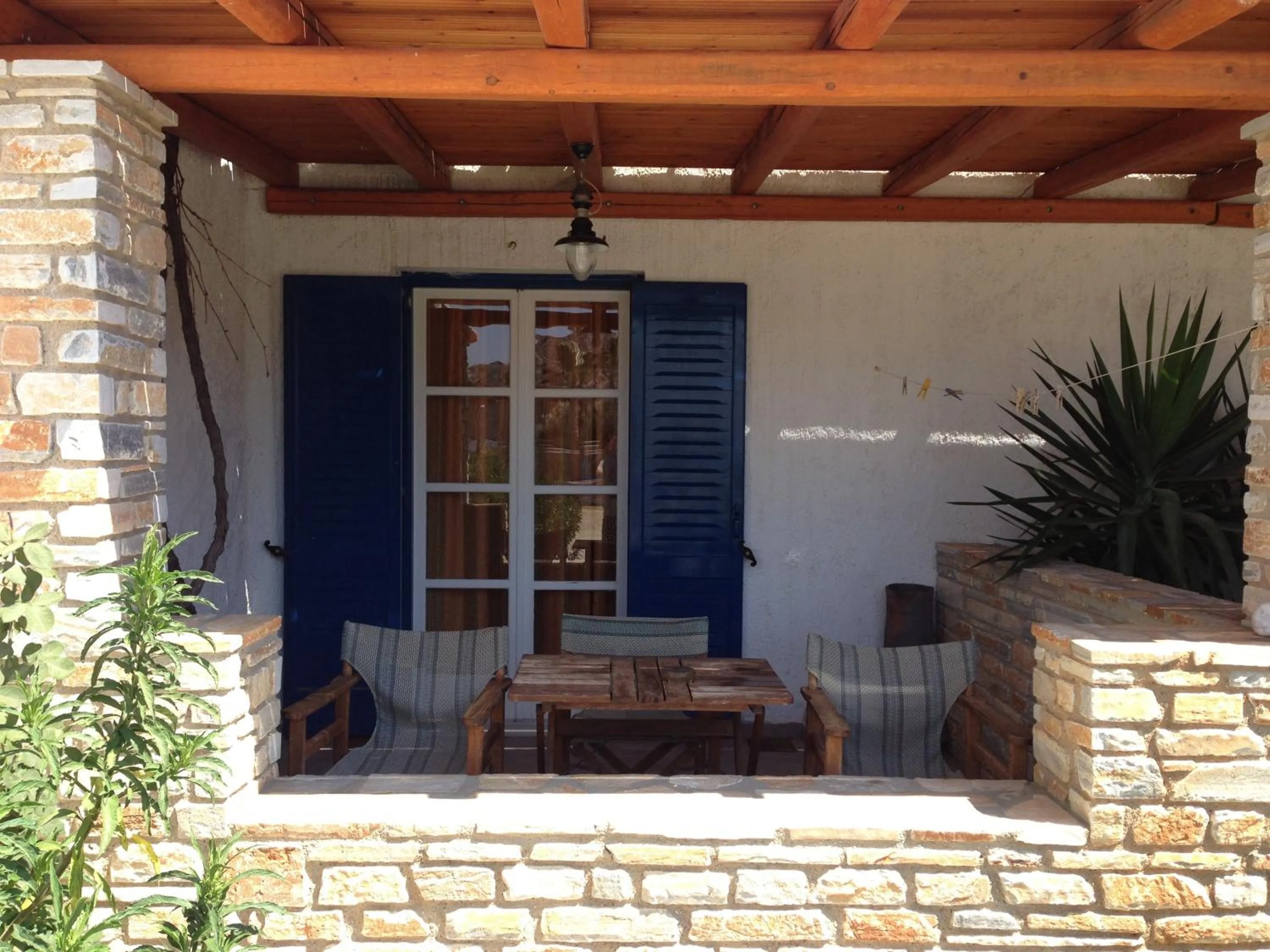 Patio in Deep Blue Rooms & Apartments