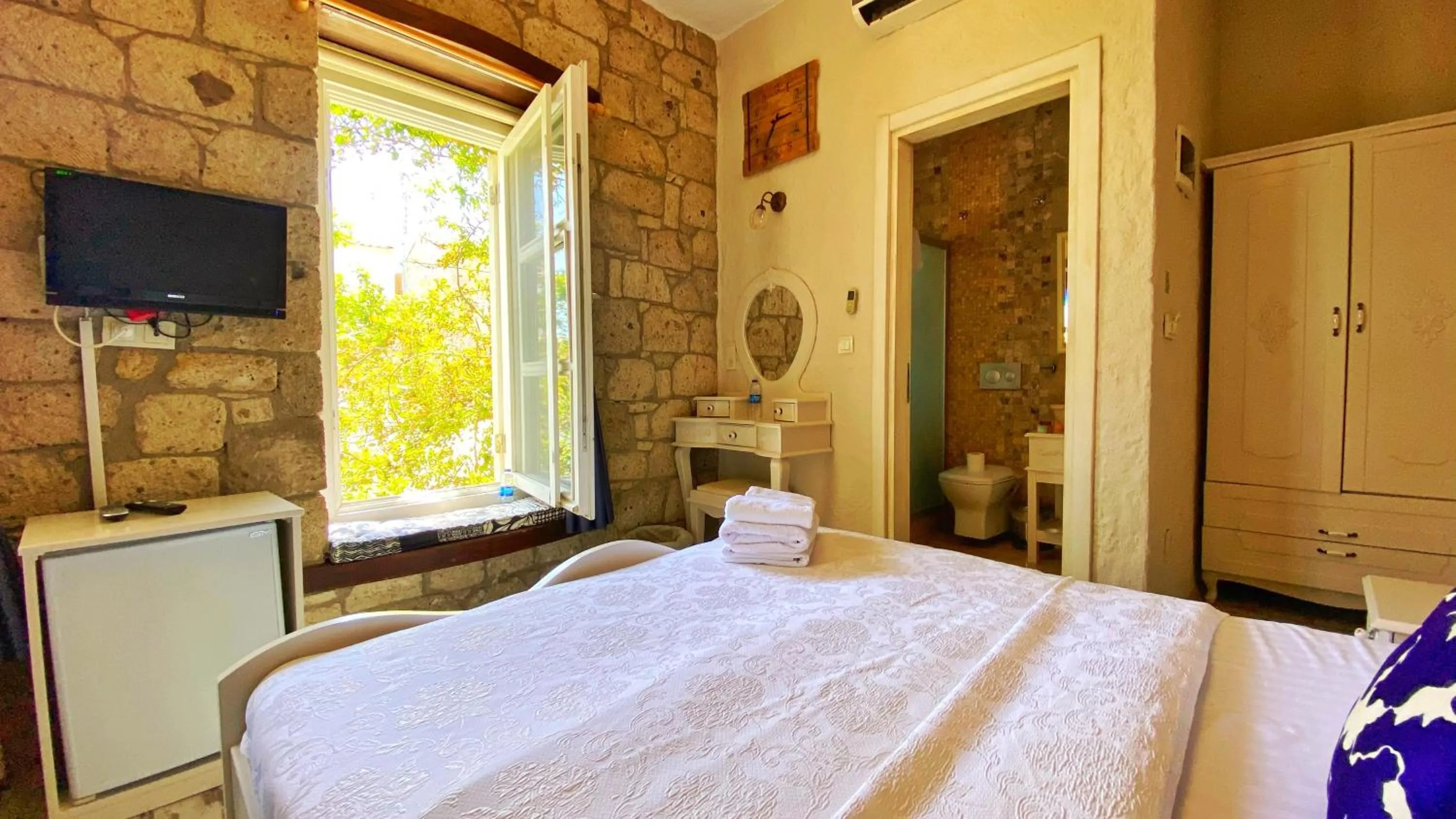 Photo of the whole room, Bed in Maison d'Azur Alaçatı