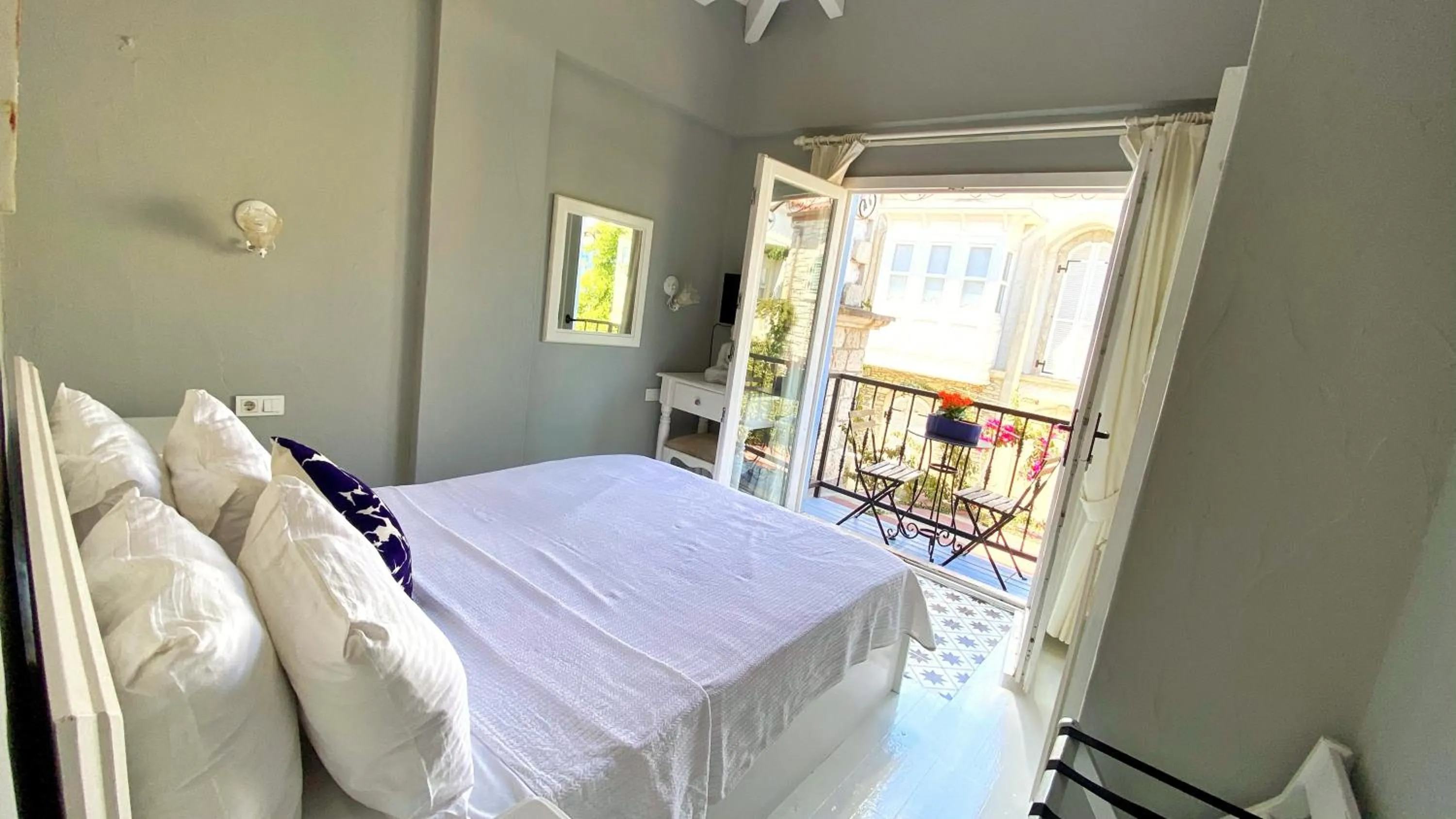 Photo of the whole room, Bed in Maison d'Azur Alaçatı