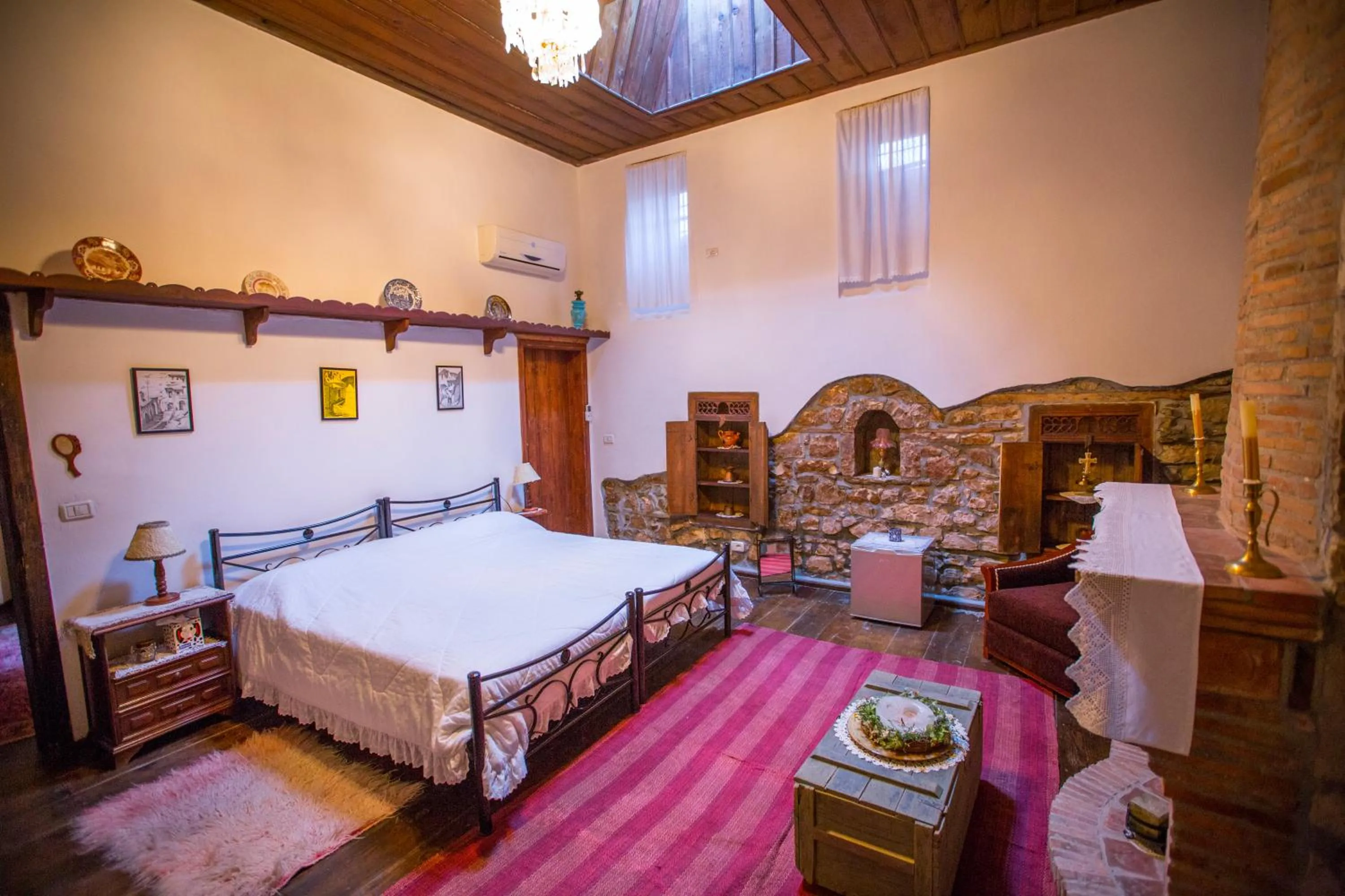 Standard Double Room with Two Double Beds in Bujtina Kodiket Guesthouse