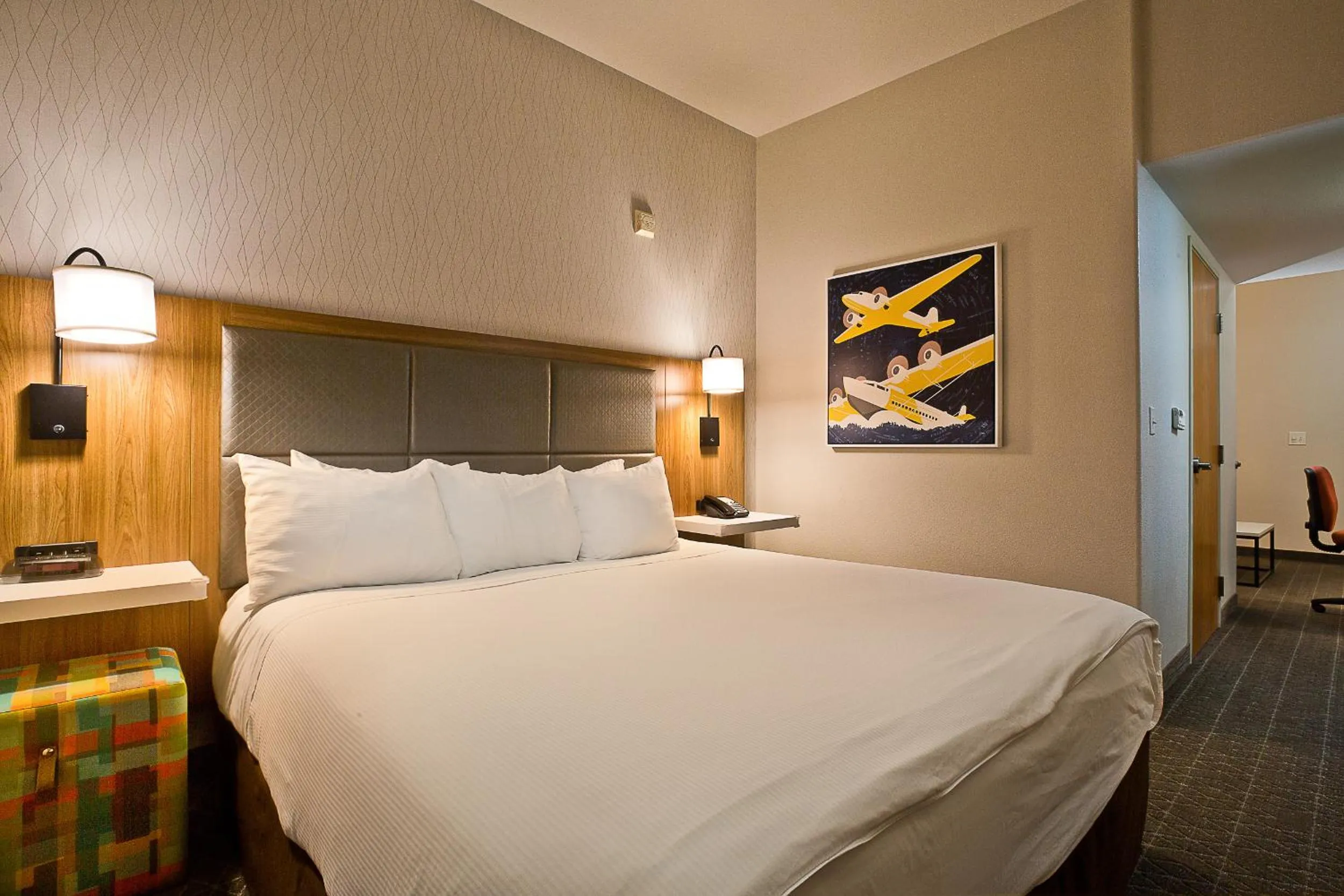 Bed in Hawthorn Suites by Wyndham-Oakland/Alameda