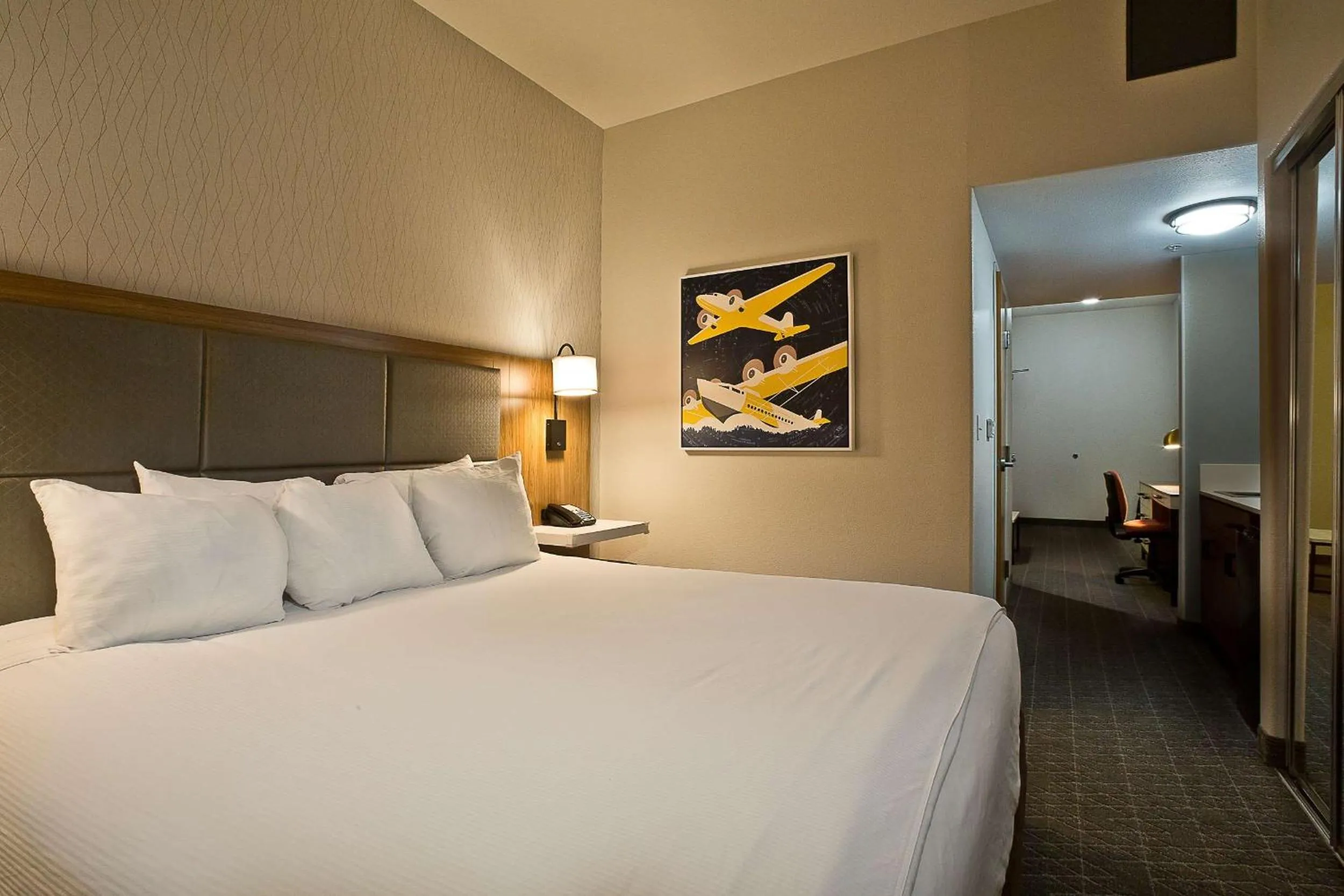 Photo of the whole room, Bed in Hawthorn Suites by Wyndham-Oakland/Alameda