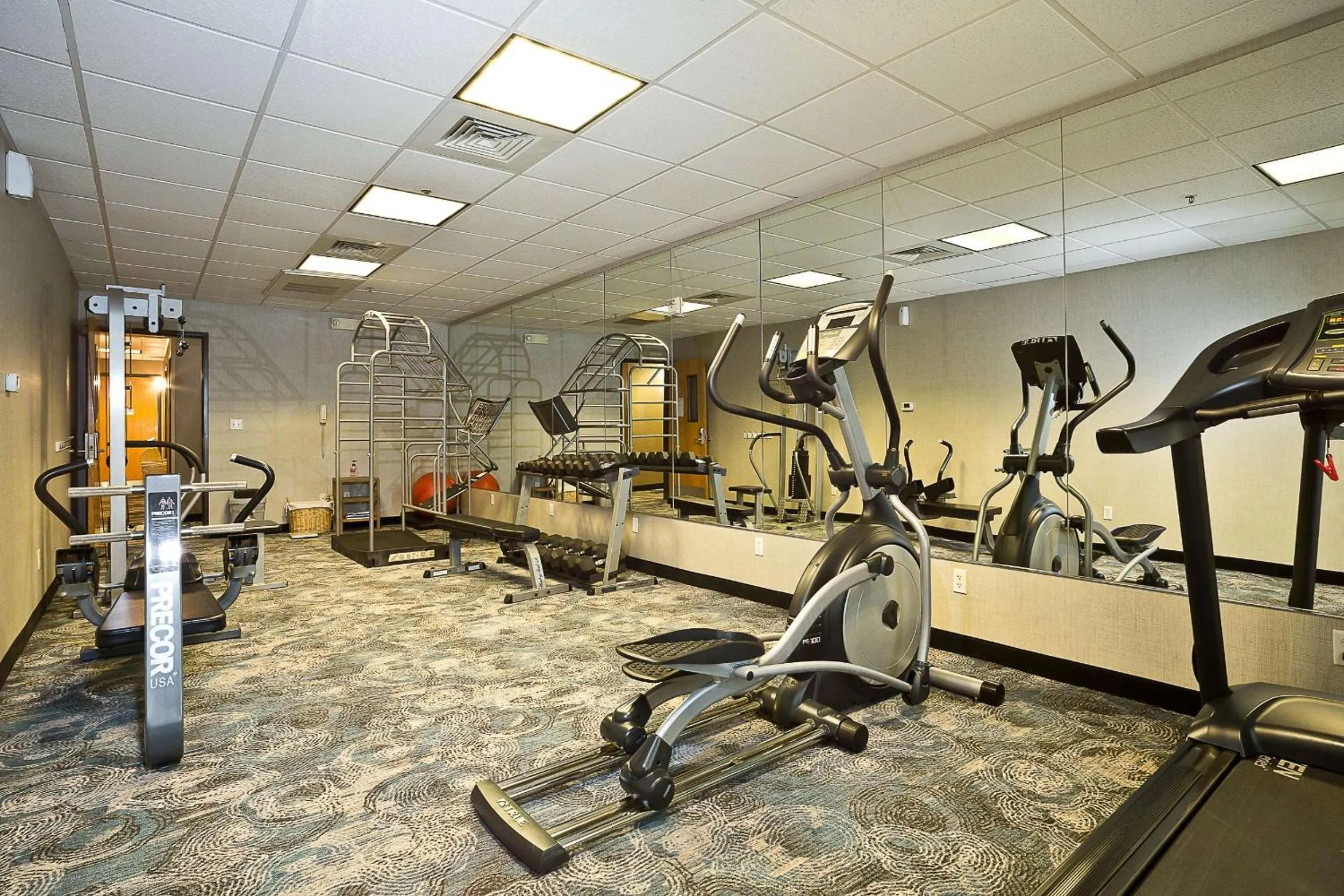 Fitness centre/facilities in Hawthorn Suites by Wyndham-Oakland/Alameda
