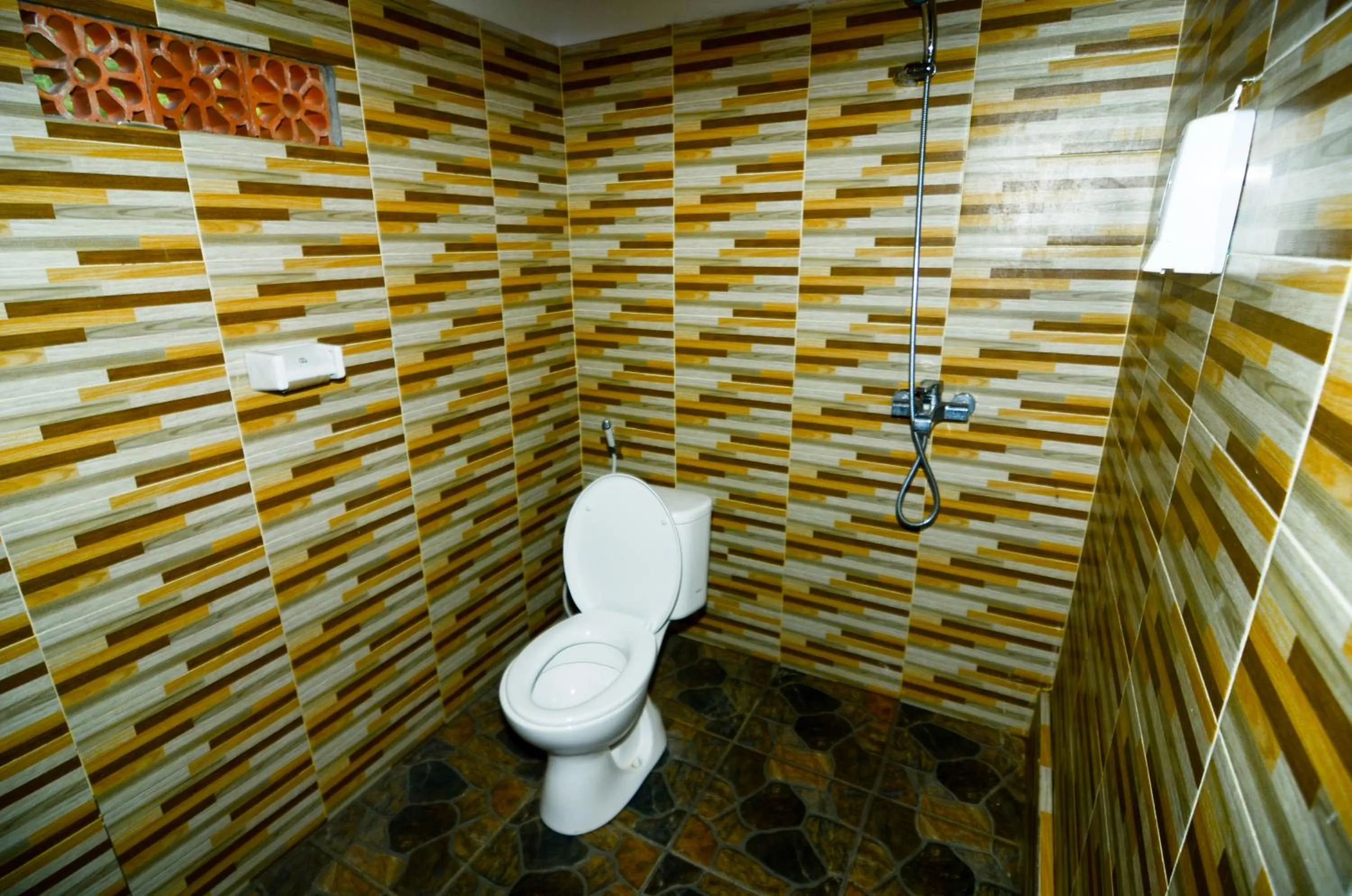 Toilet in Volcano Lake View