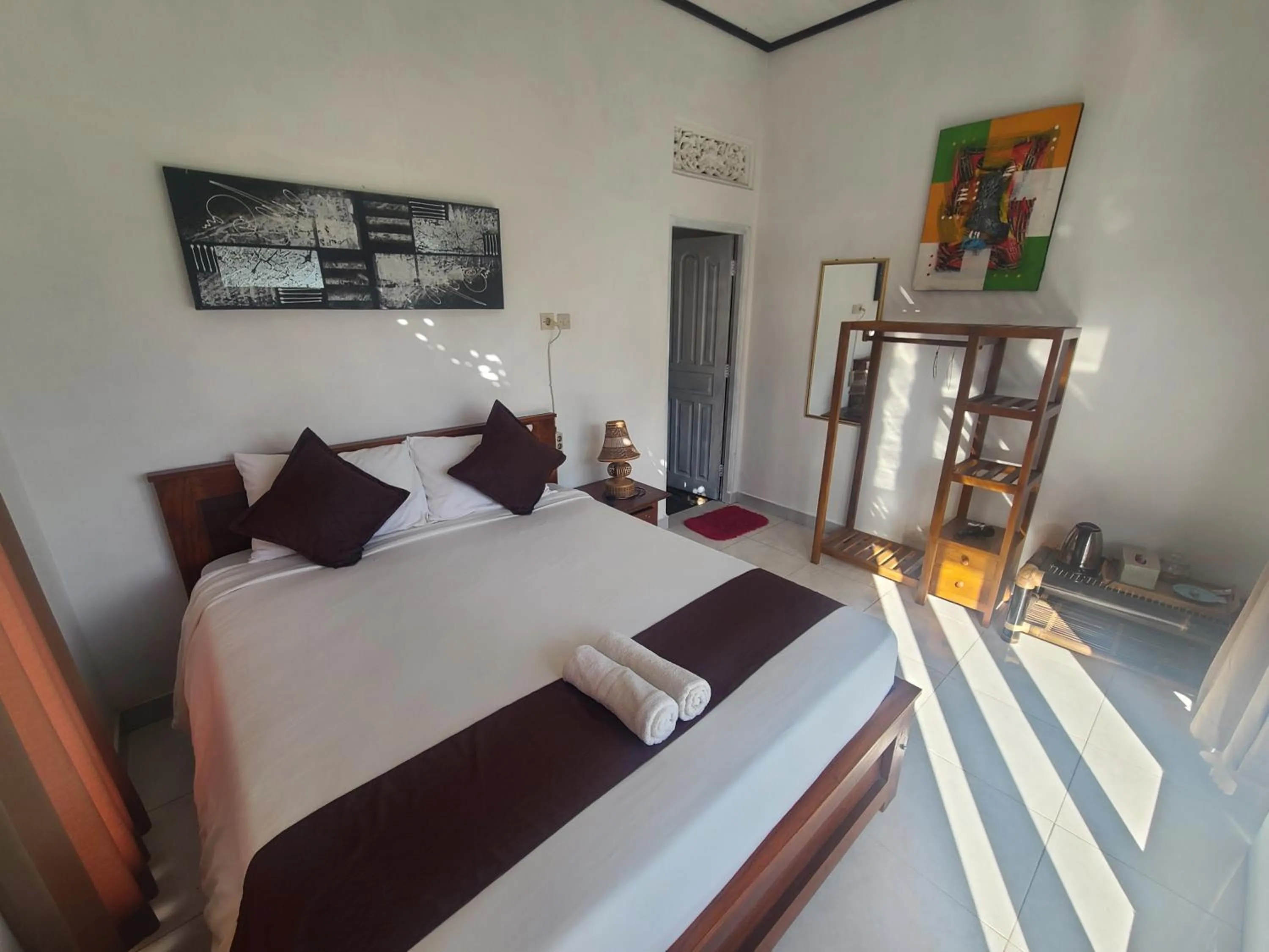 Bed in Volcano Lake View