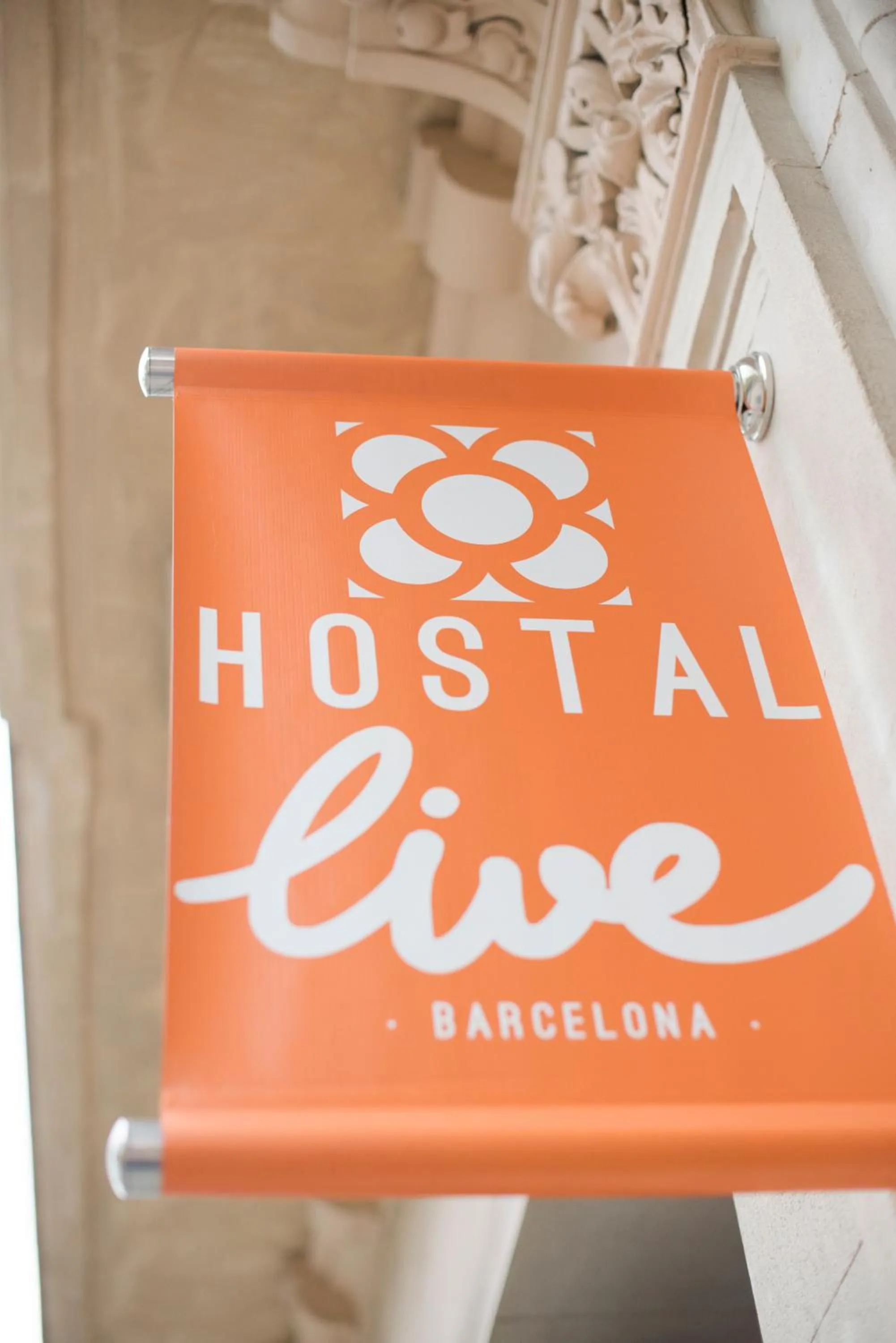 Property logo or sign in Hostal Live Barcelona