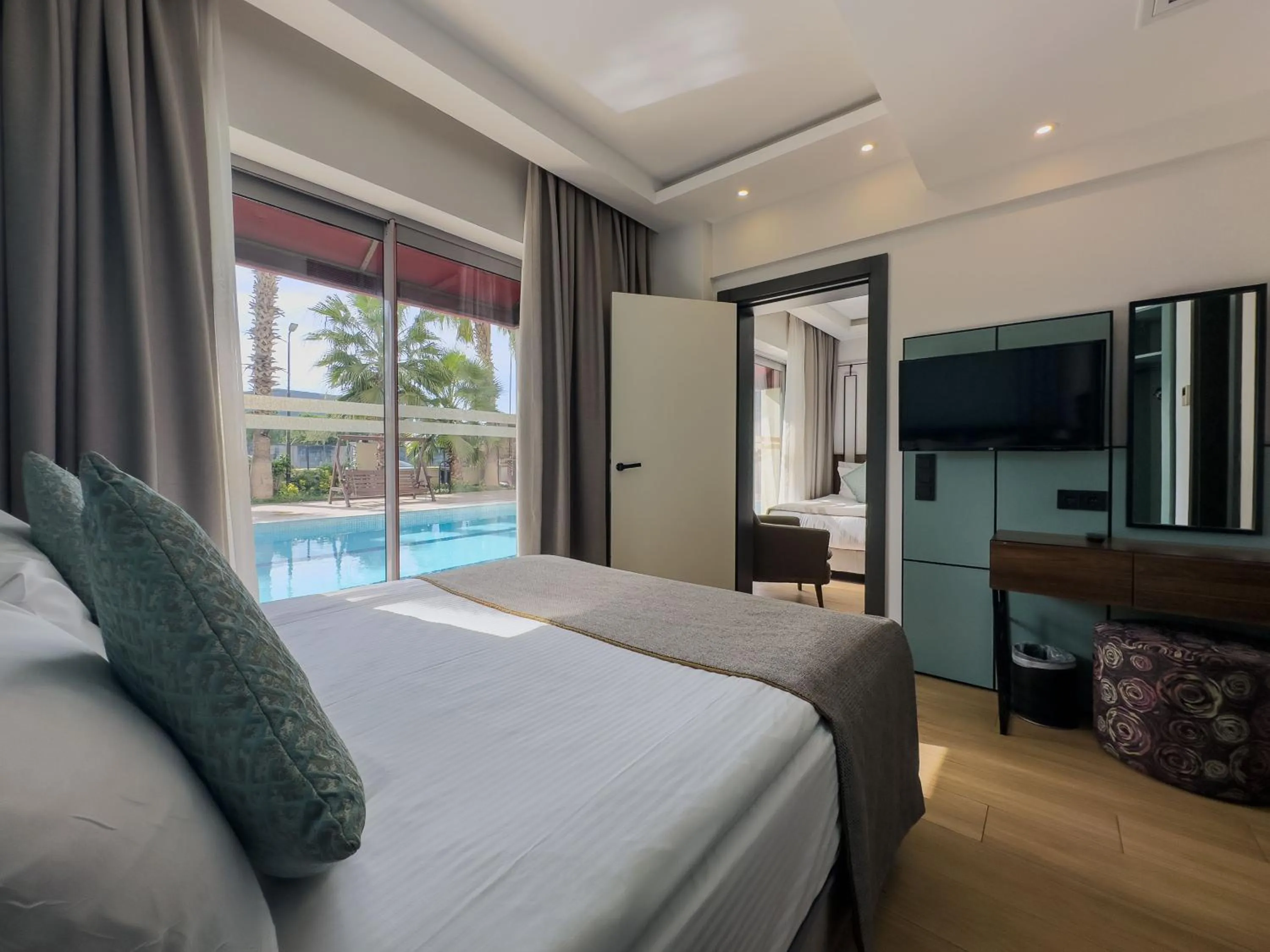 Bed in Leaf Port Hotel