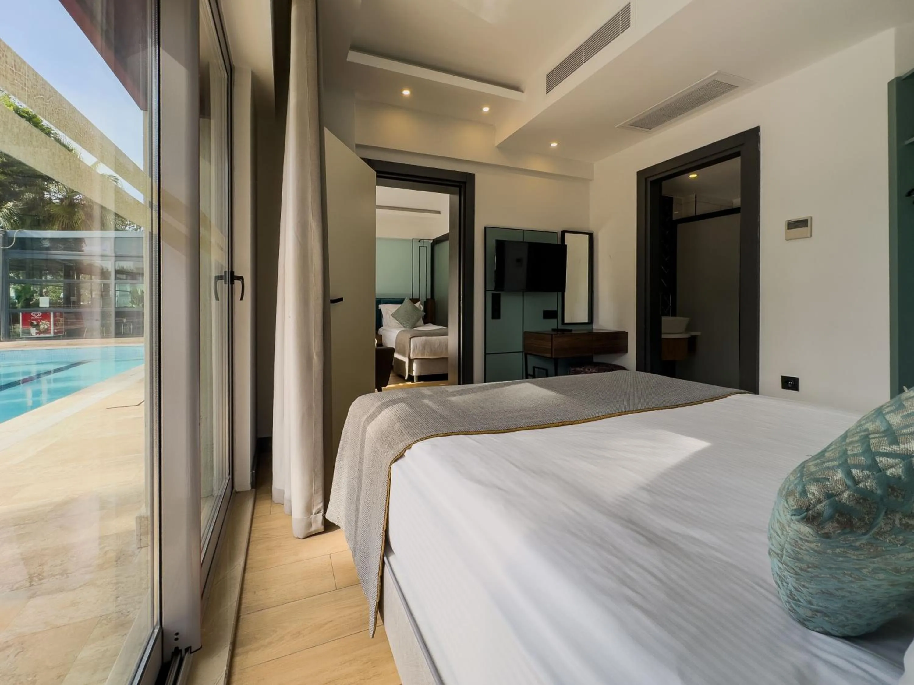 Bed in Leaf Port Hotel