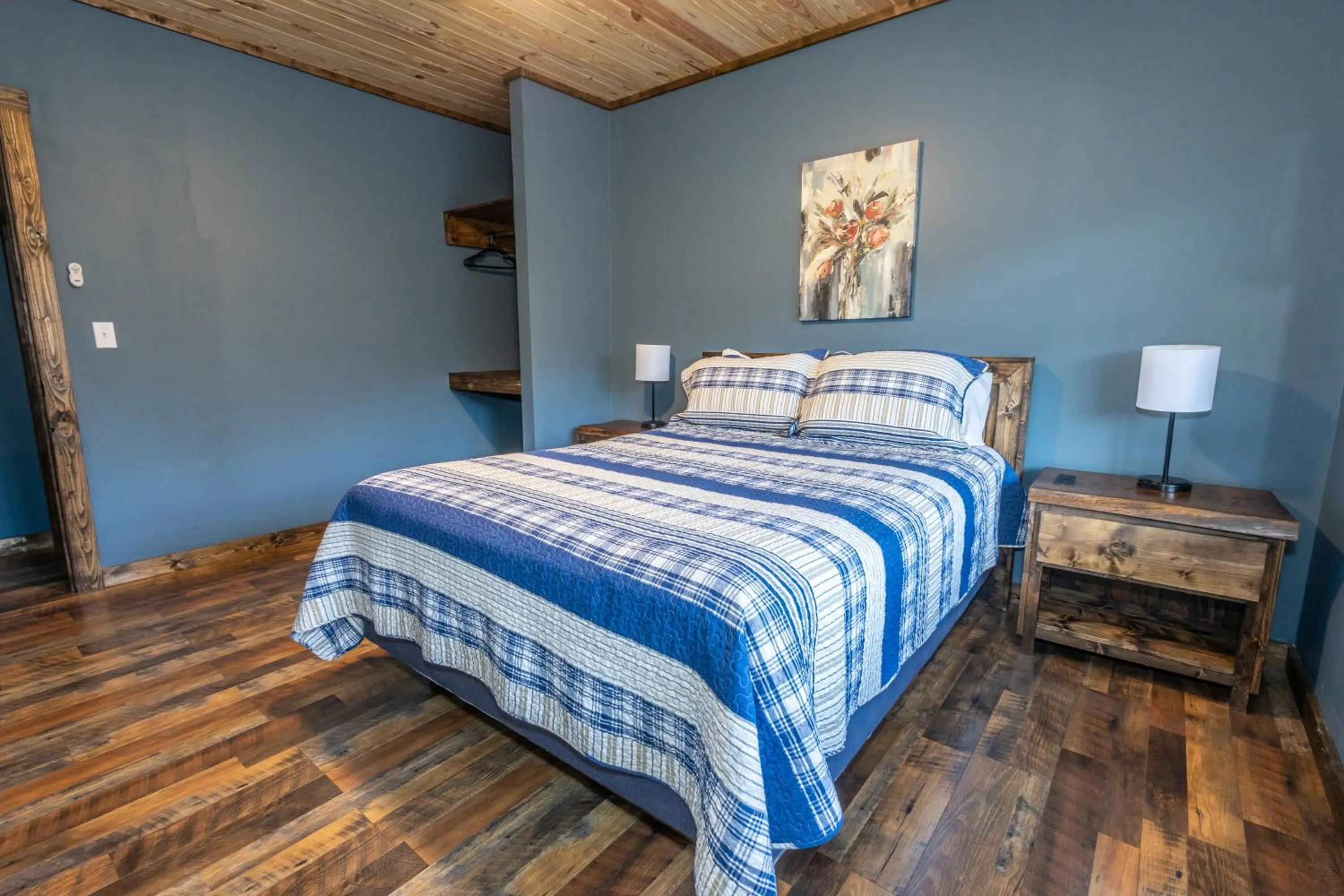 Bed in Springmaid Mountain Retreat & Stables