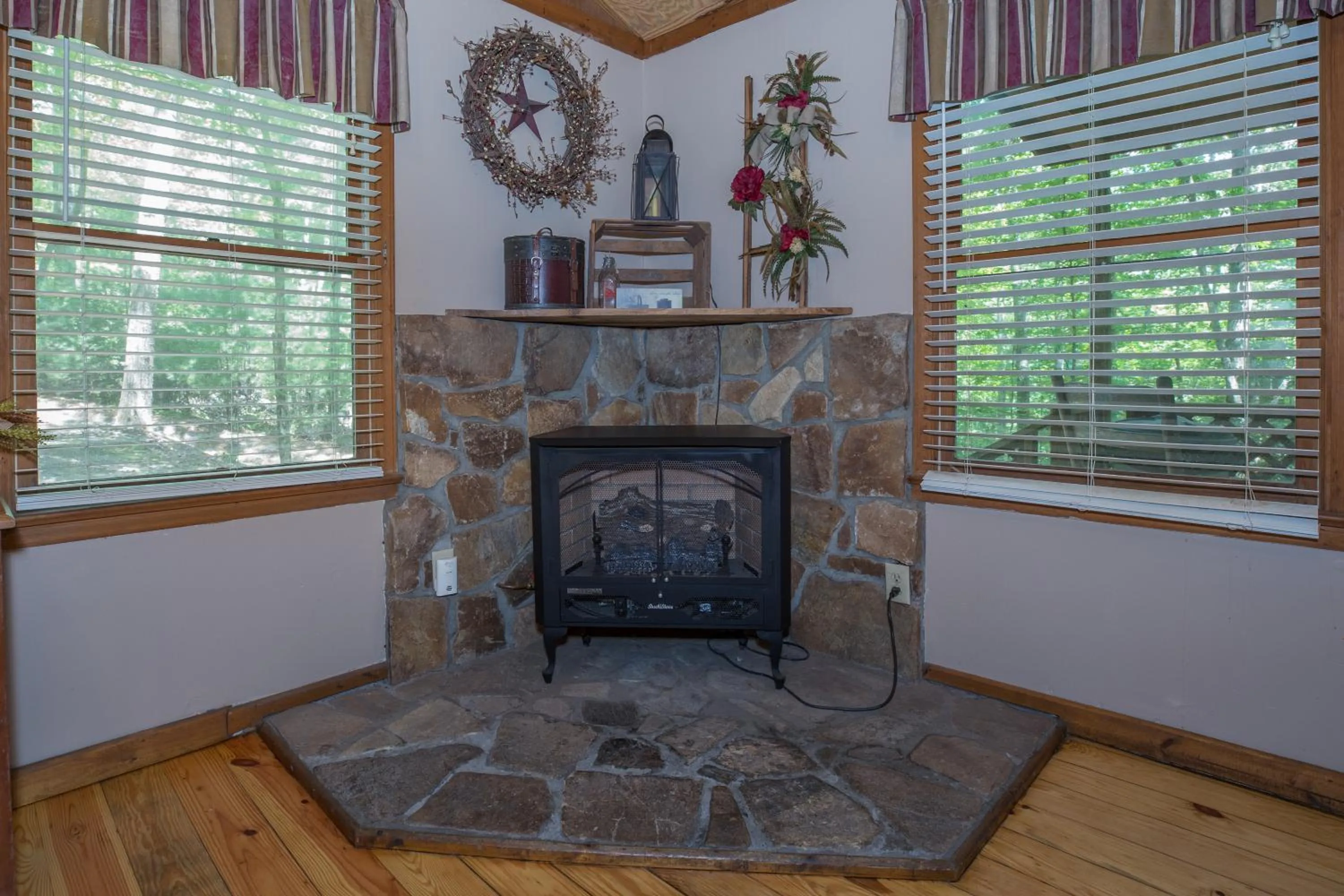 Living room in Springmaid Mountain Retreat & Stables