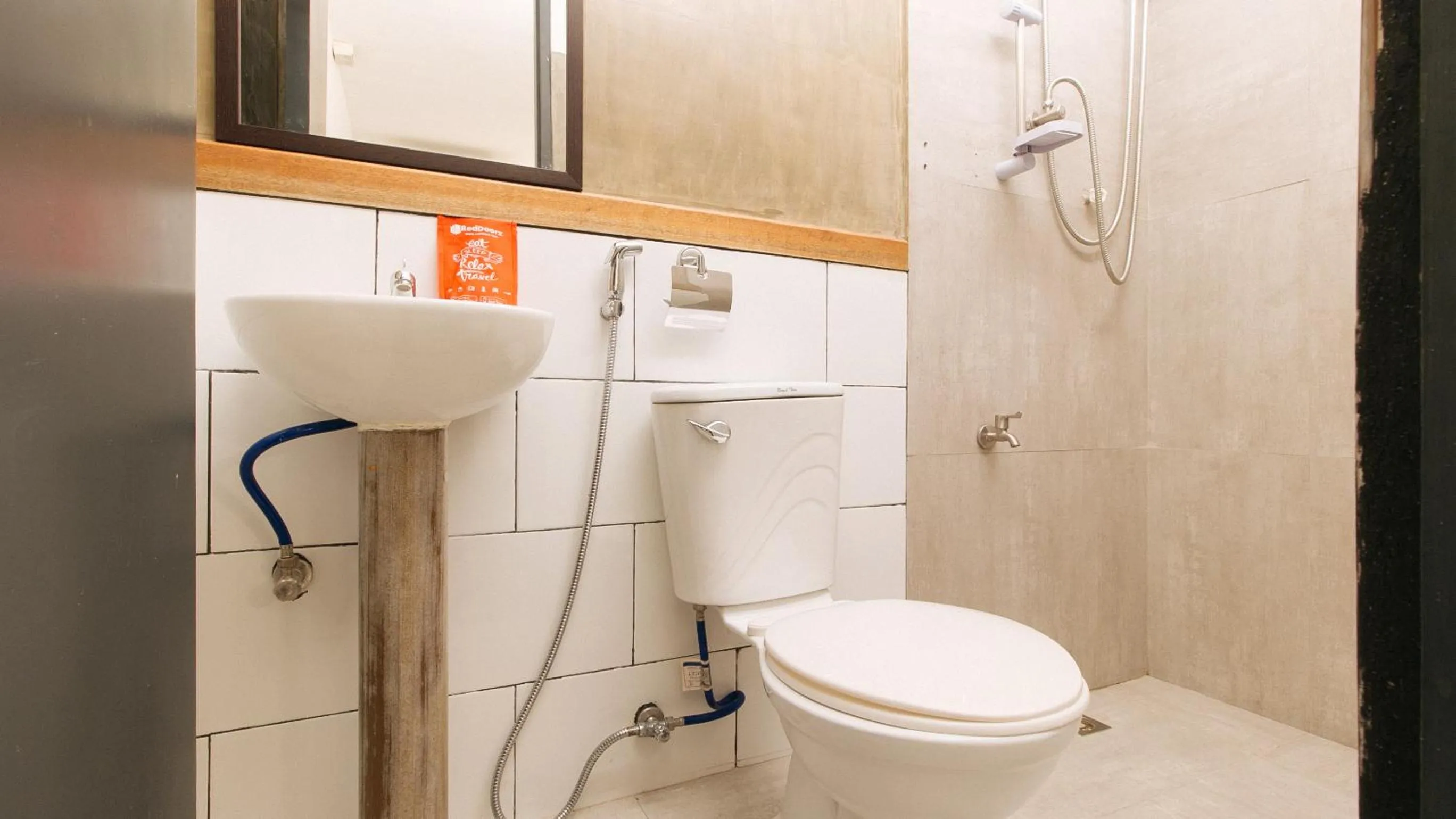Shower in RedDoorz near Fishermall Quezon City