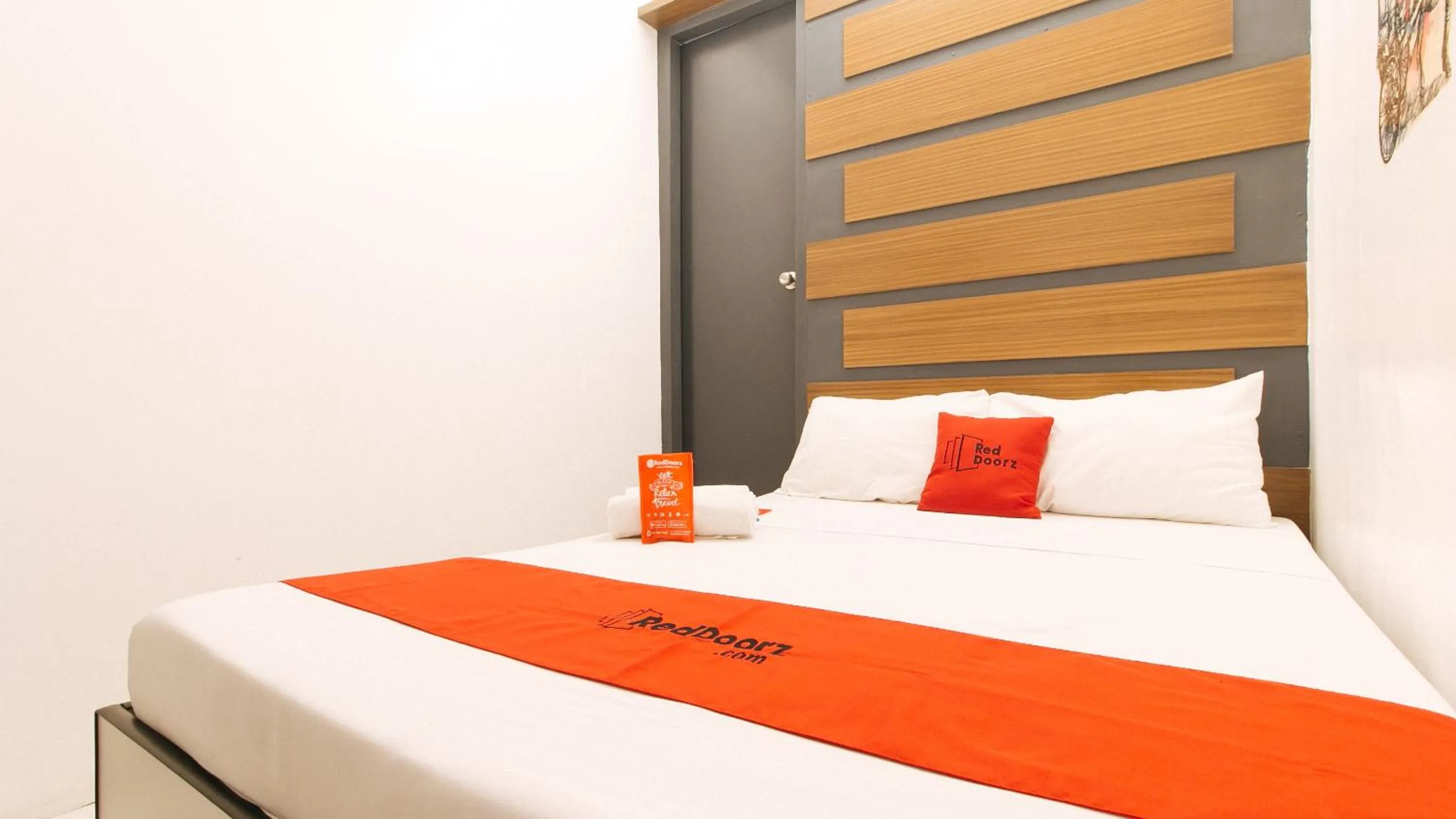 Photo of the whole room, Bed in RedDoorz near Fishermall Quezon City