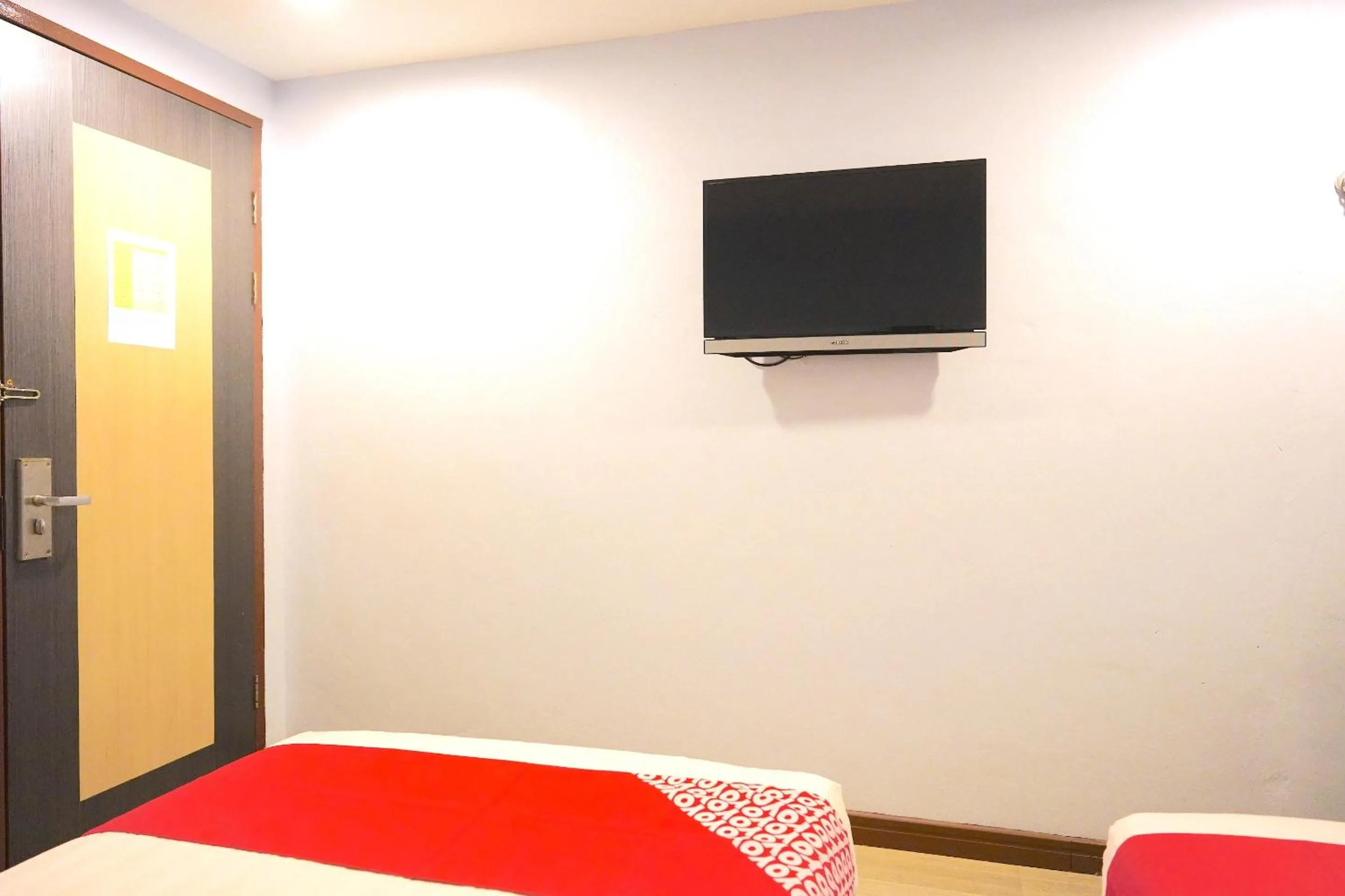 Bedroom, Bed in Hotel O Utama Inn